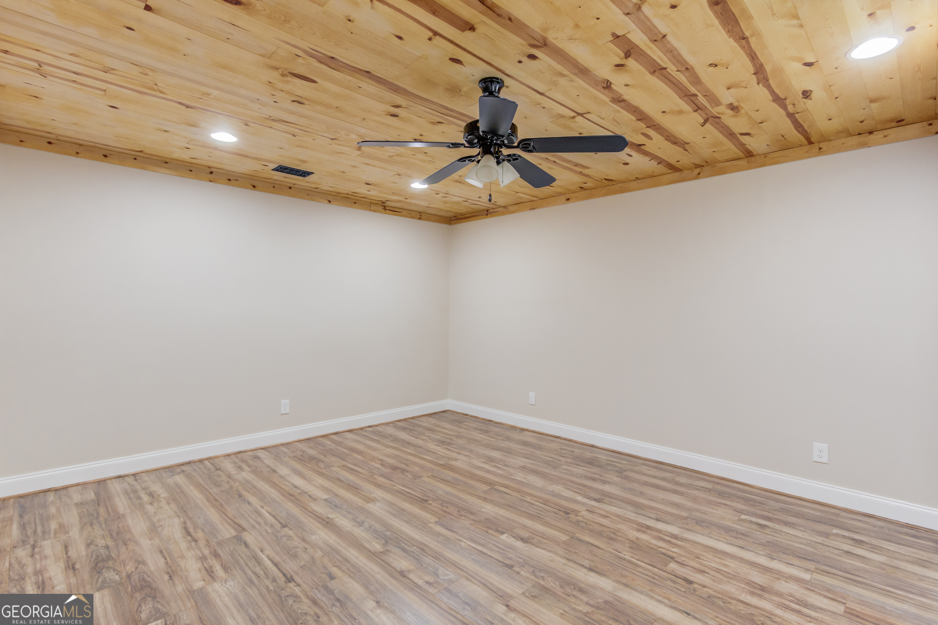 6560 Pond View Court
