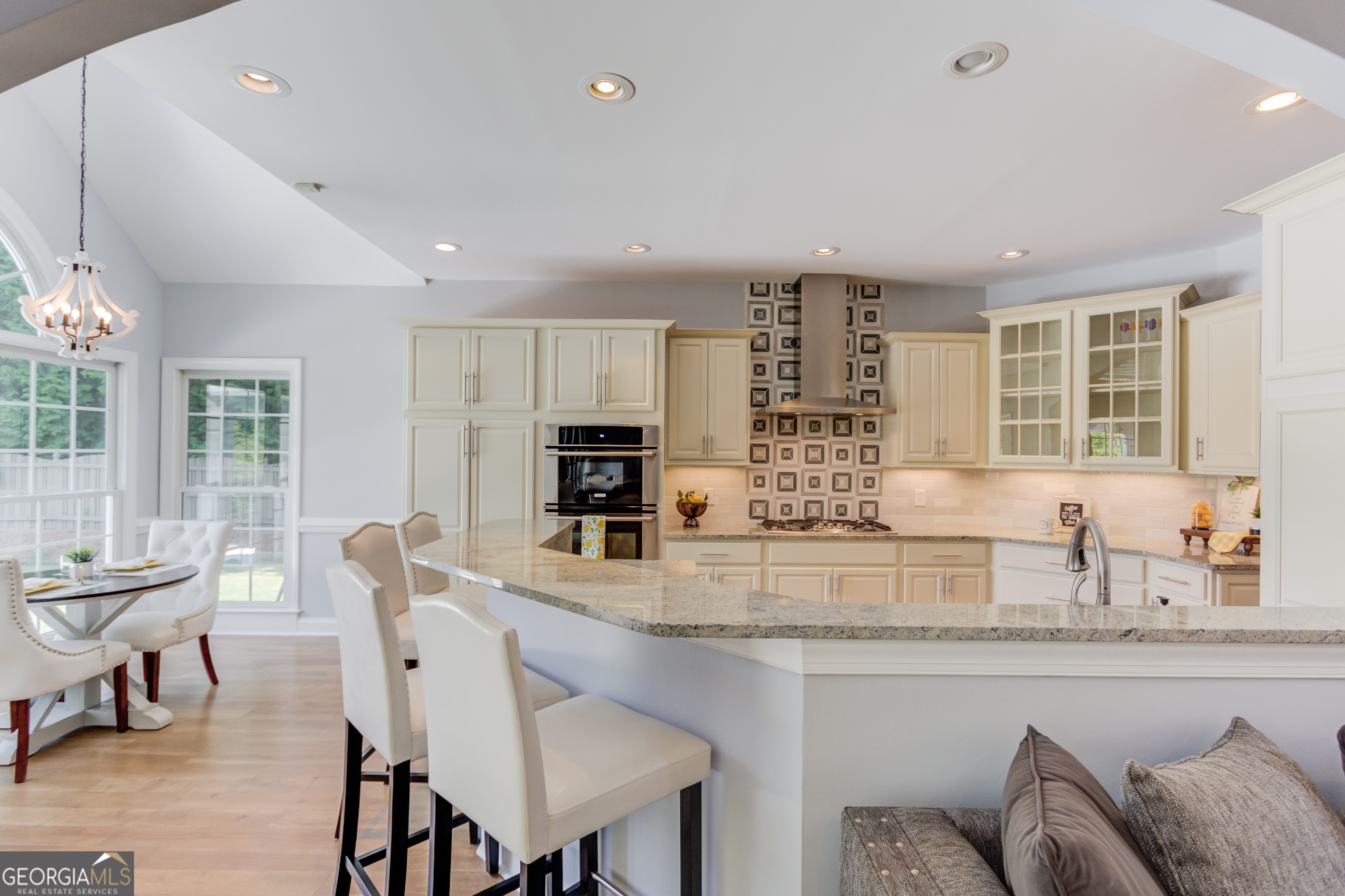 6560 Pond View Court