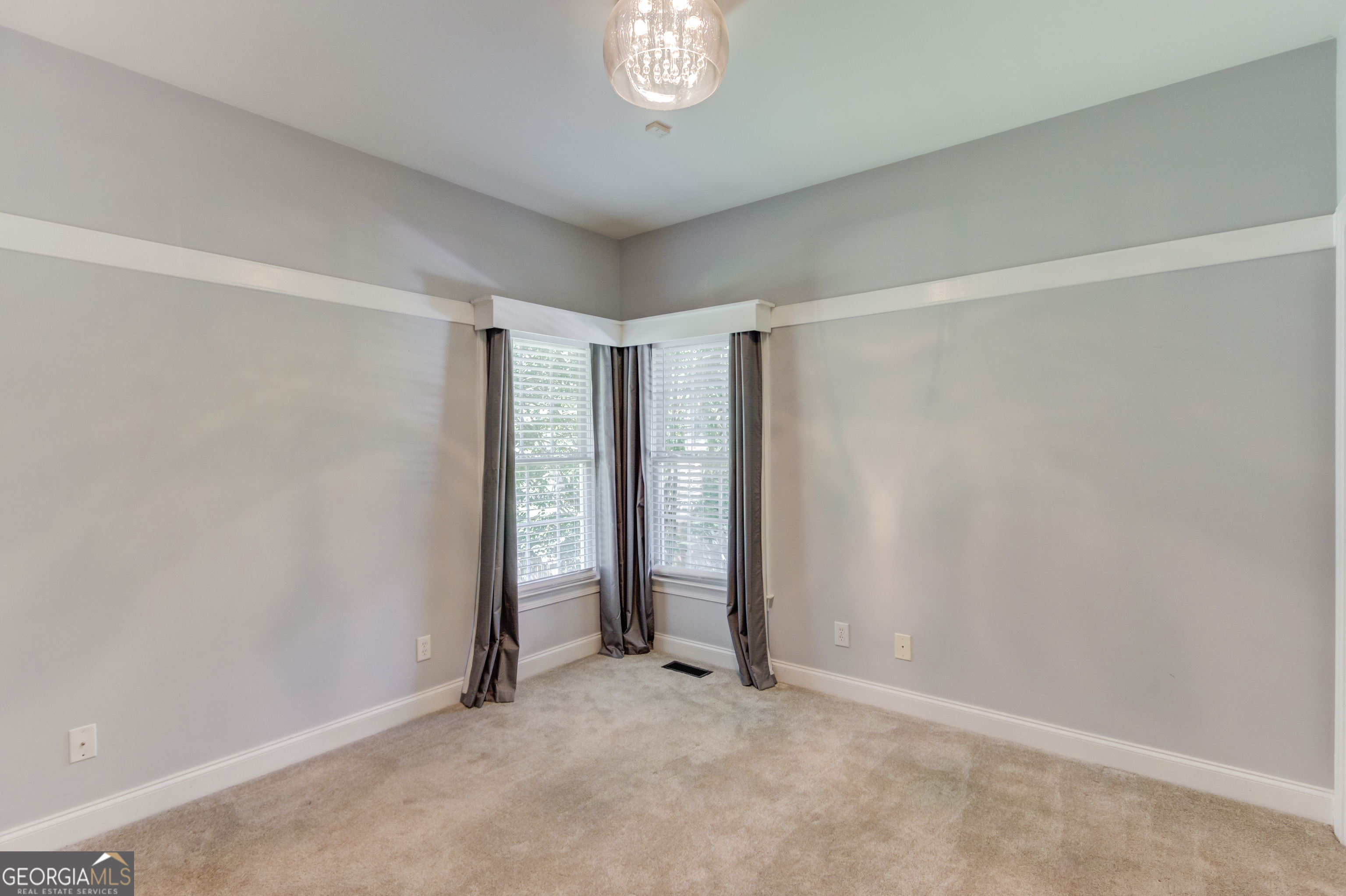 6560 Pond View Court