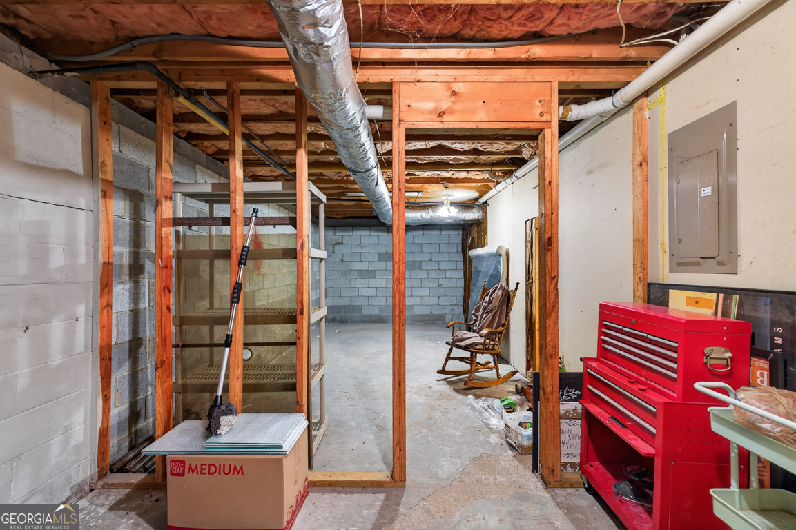 2077 Indian Trail Lilburn Road