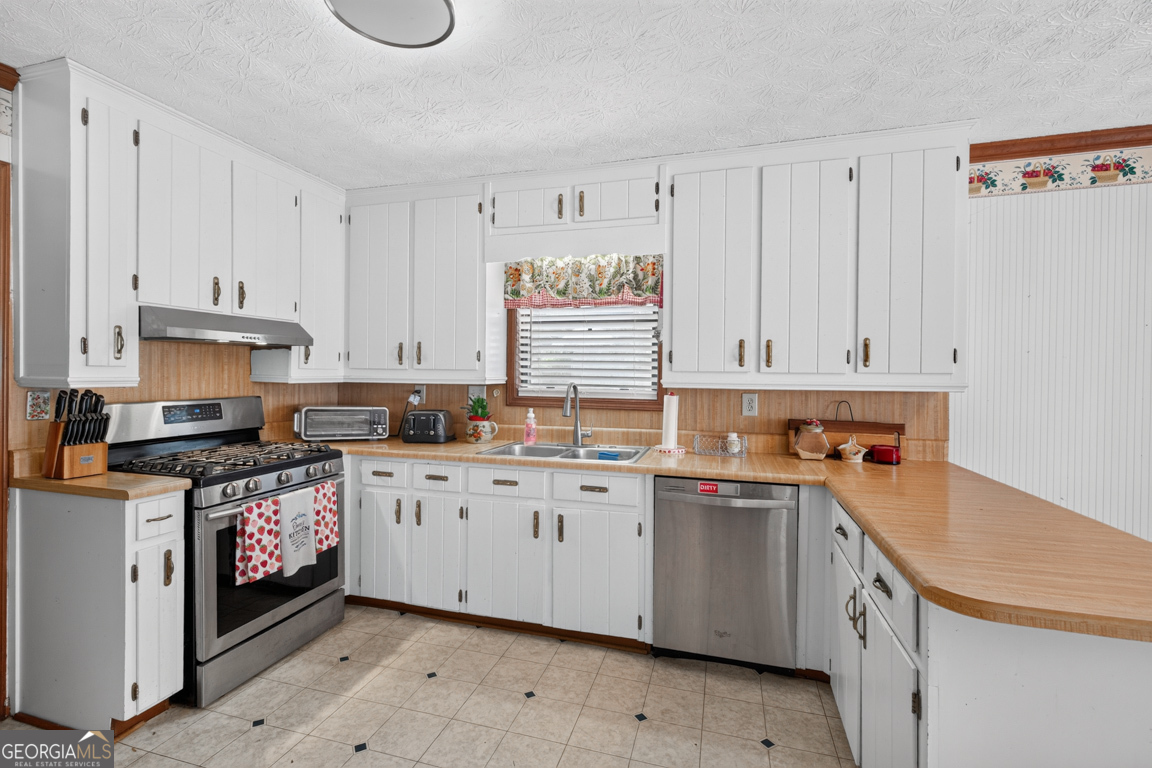 2077 Indian Trail Lilburn Road