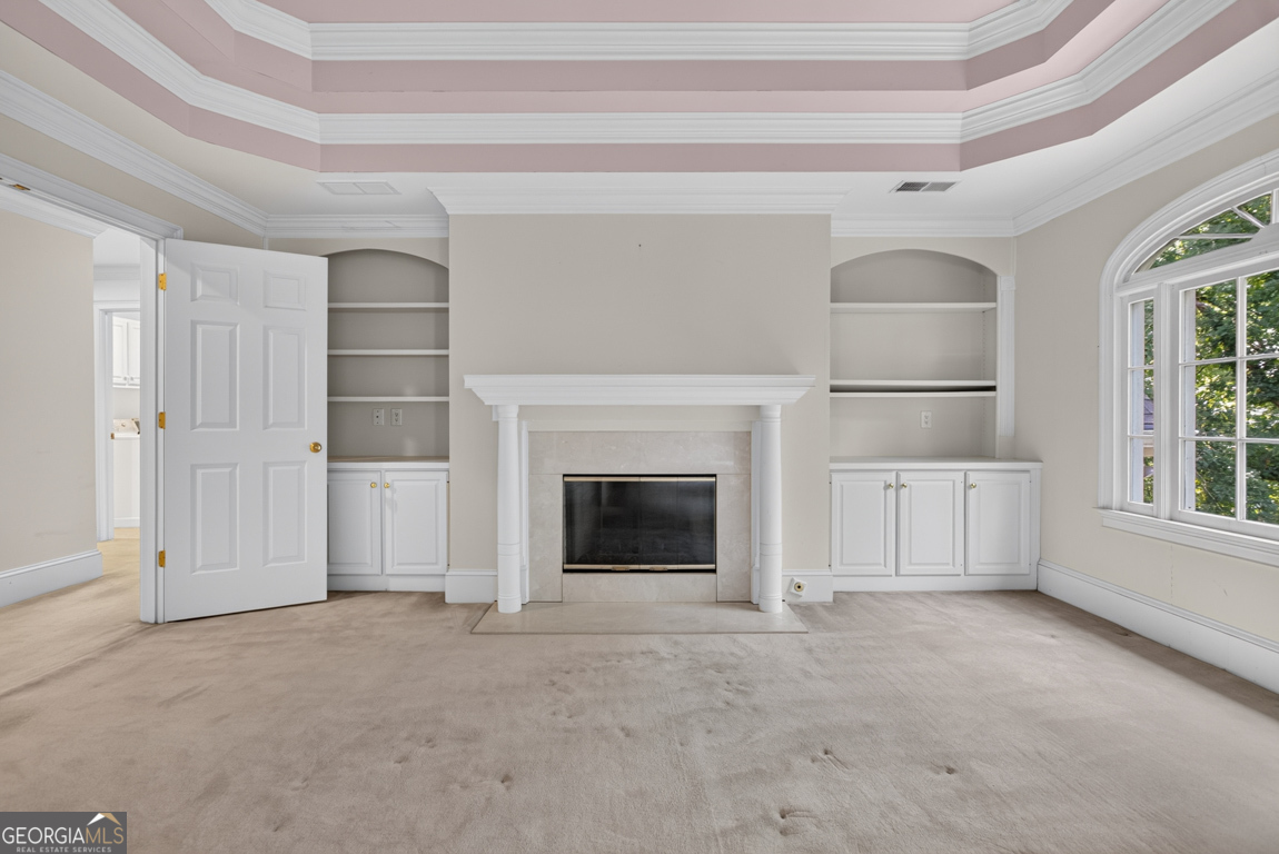 6211 Blackberry Hill