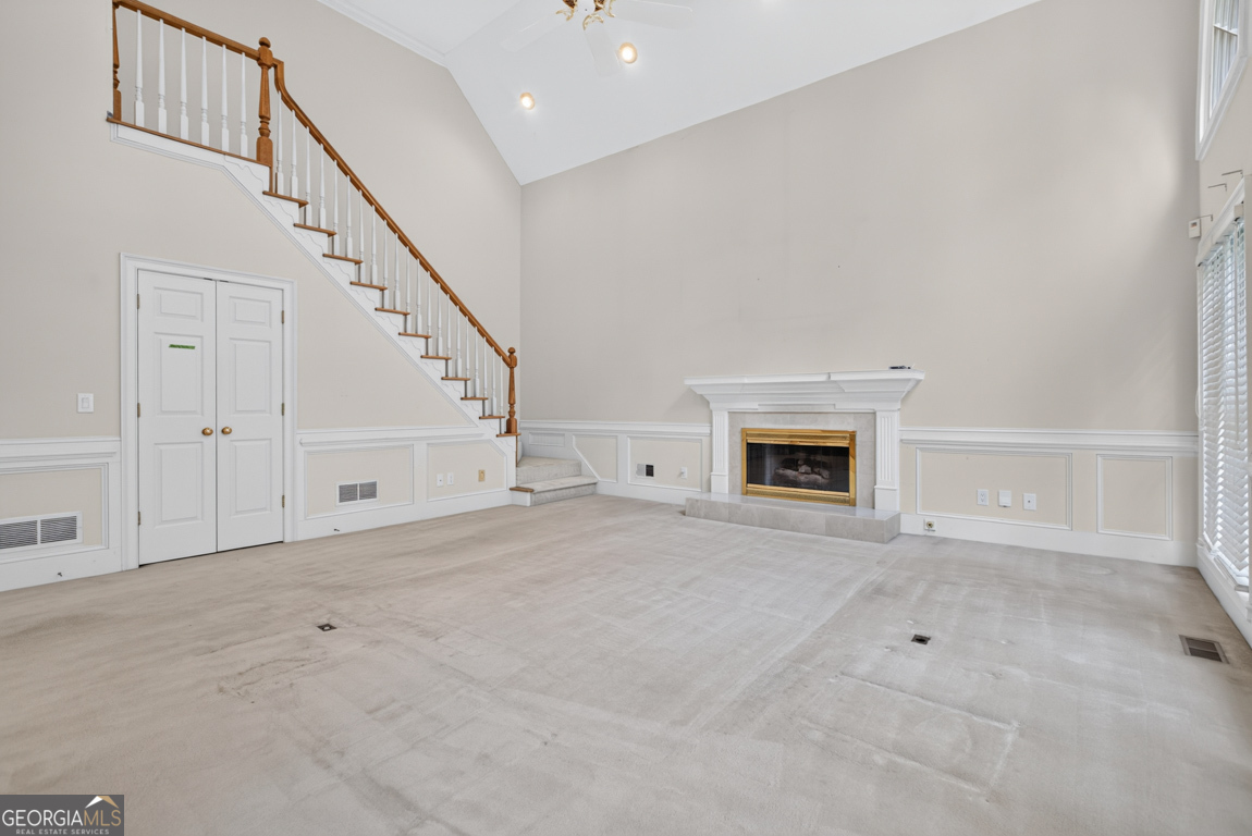 6211 Blackberry Hill