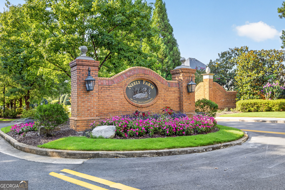 6211 Blackberry Hill