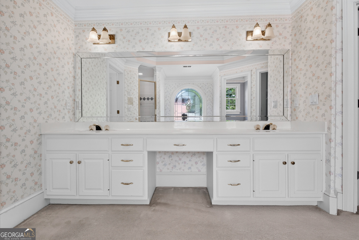 6211 Blackberry Hill