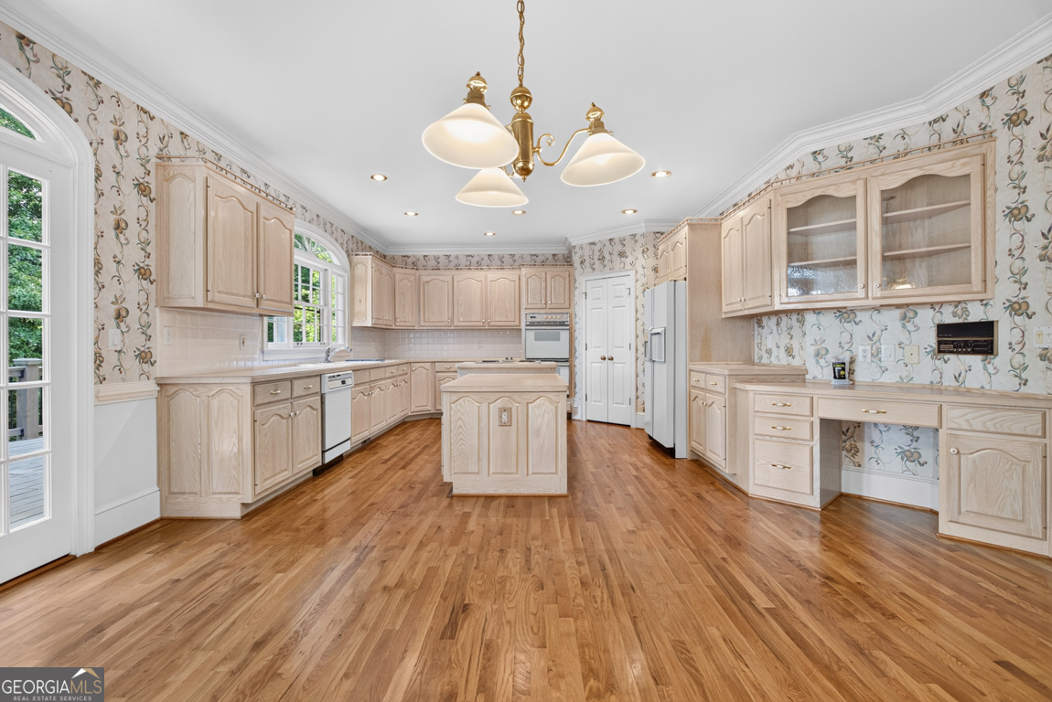 6211 Blackberry Hill