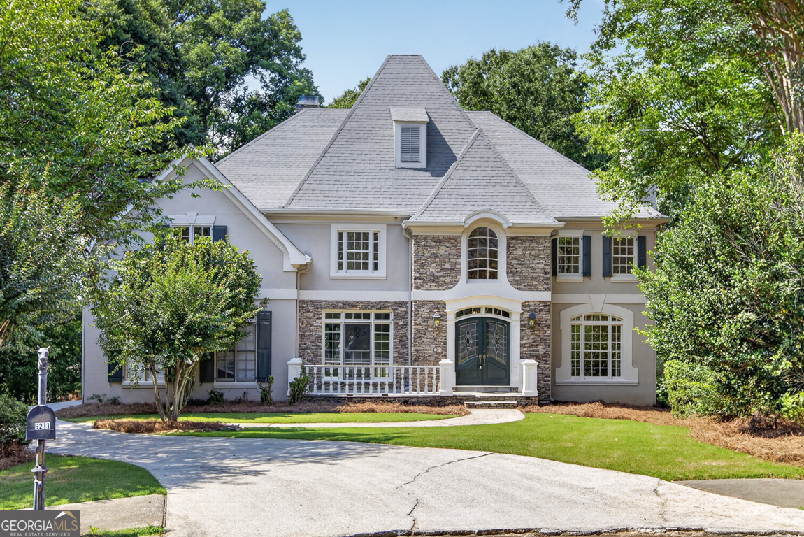 6211 Blackberry Hill