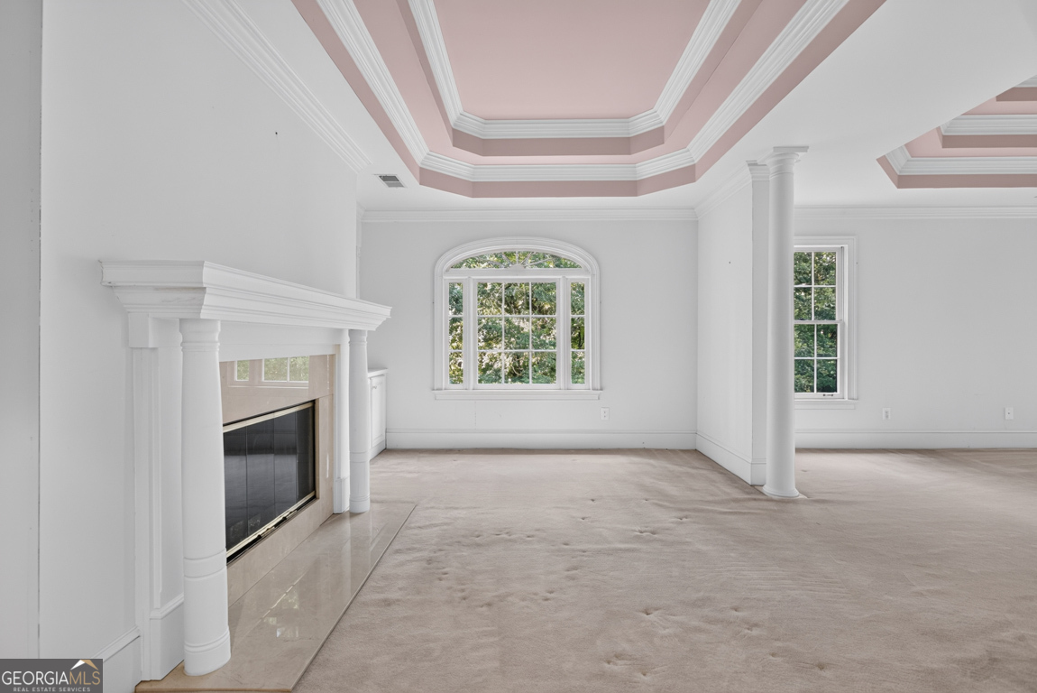 6211 Blackberry Hill