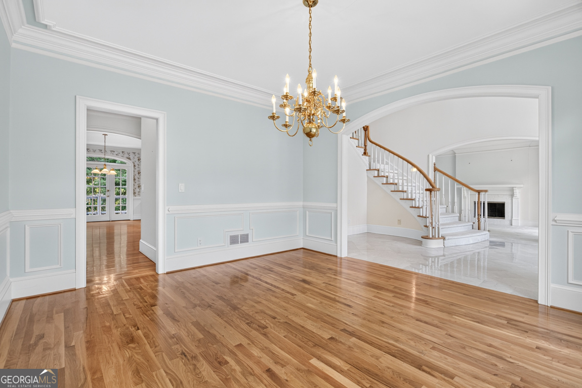6211 Blackberry Hill