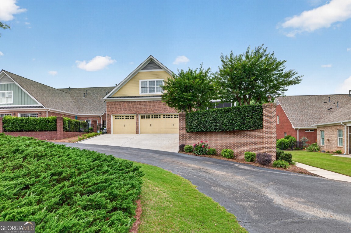 2753 Bungalow Place