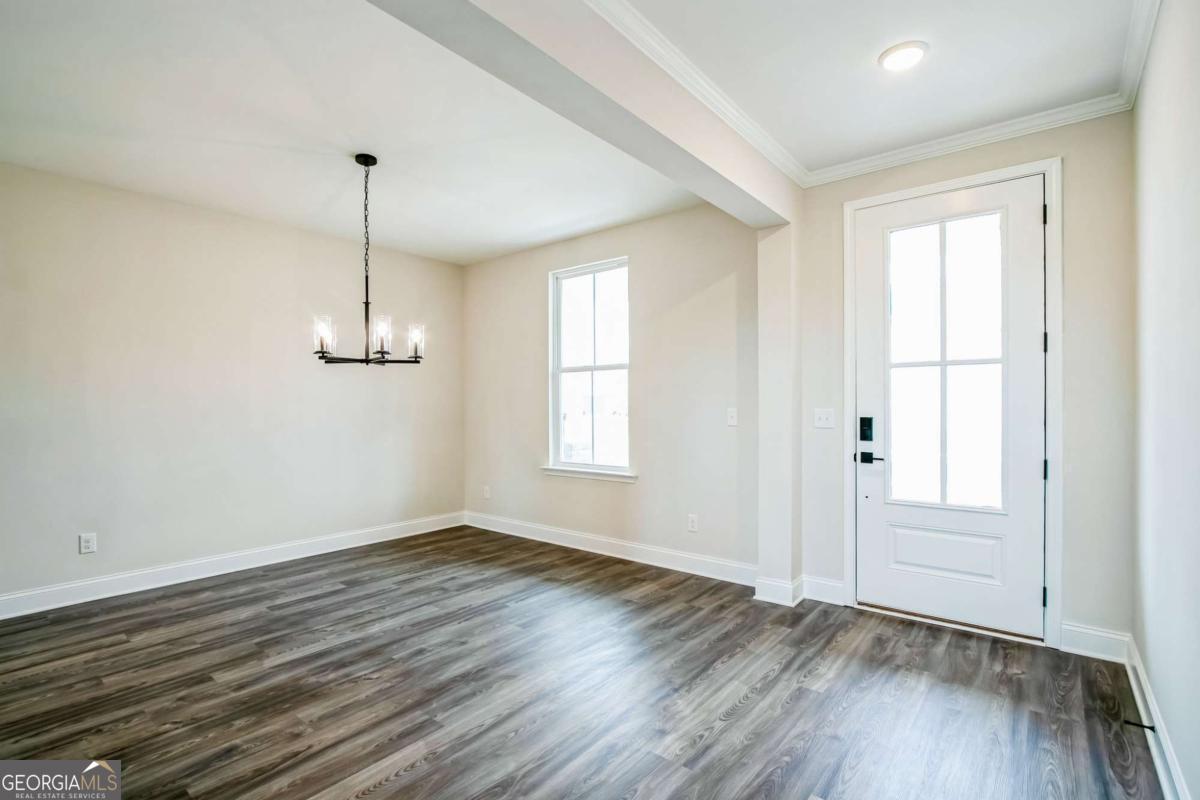 153 Barton Springs