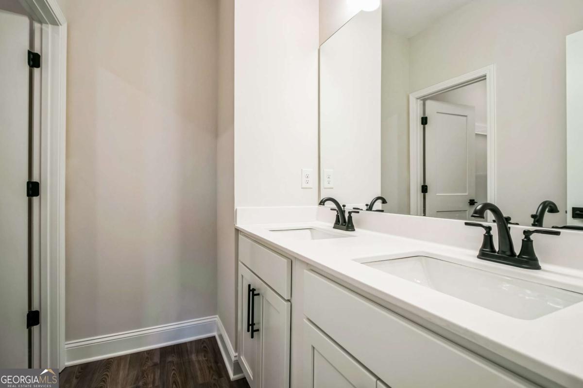 153 Barton Springs