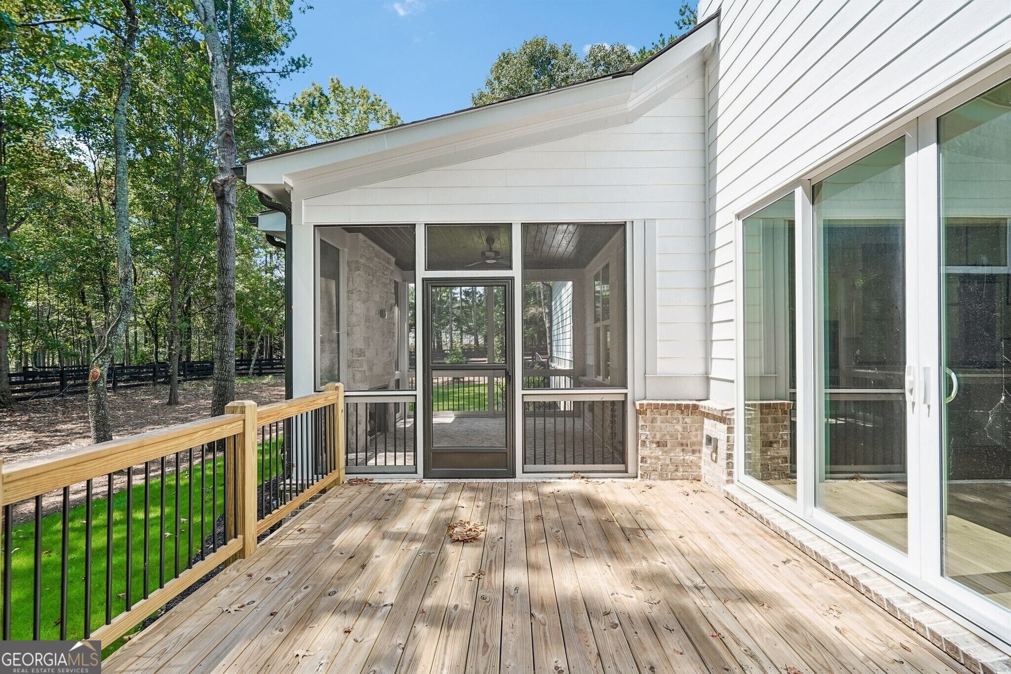 2390 Glade Overlook