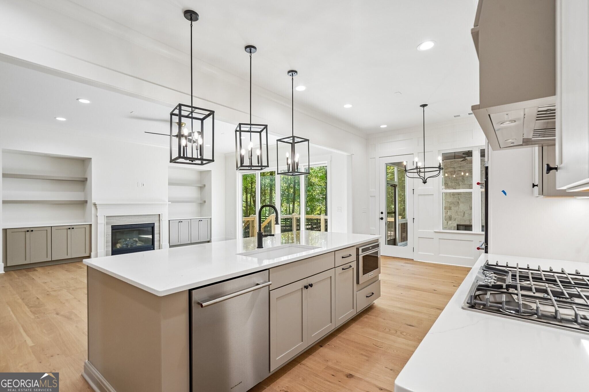 2390 Glade Overlook