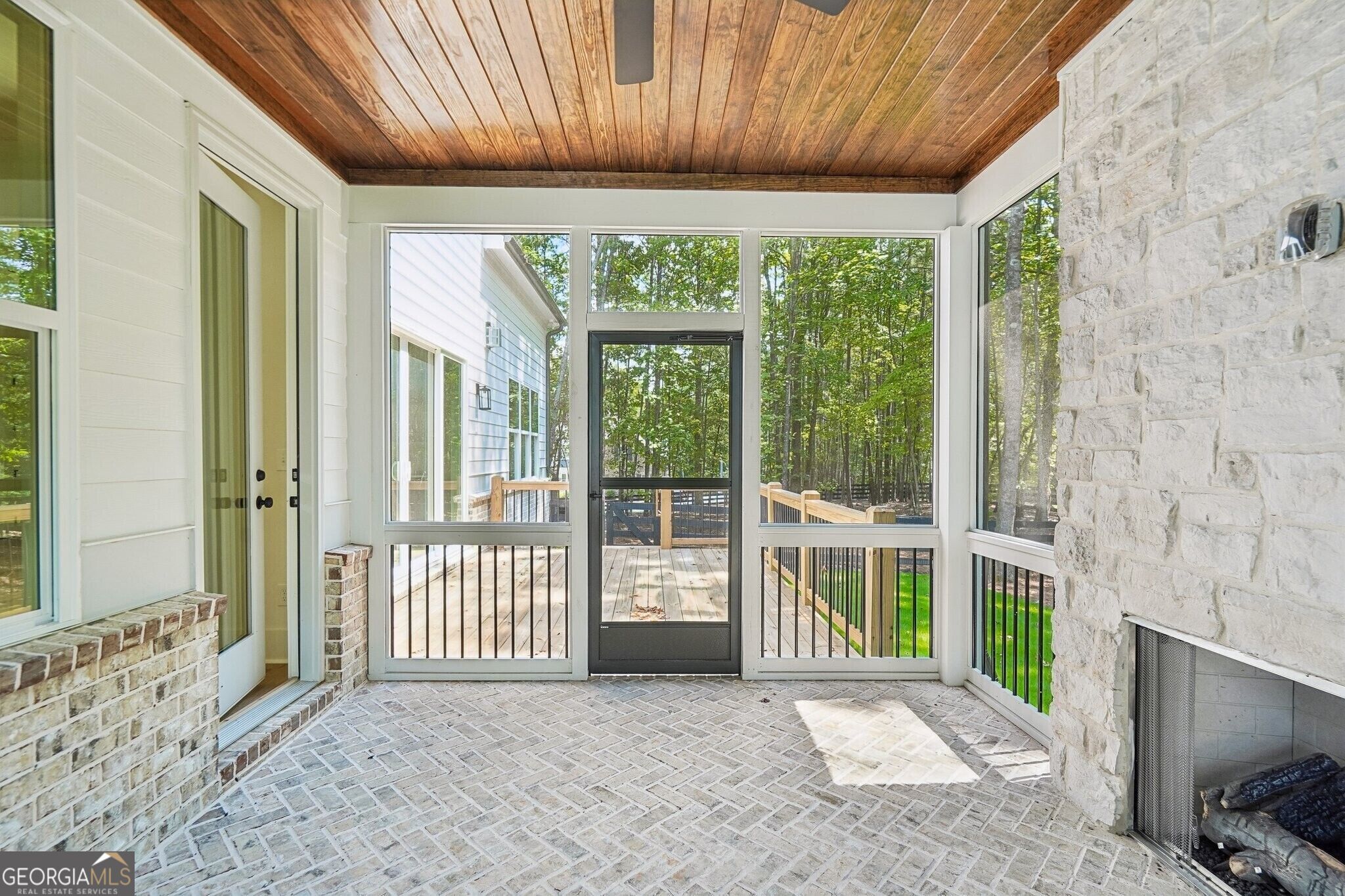 2390 Glade Overlook