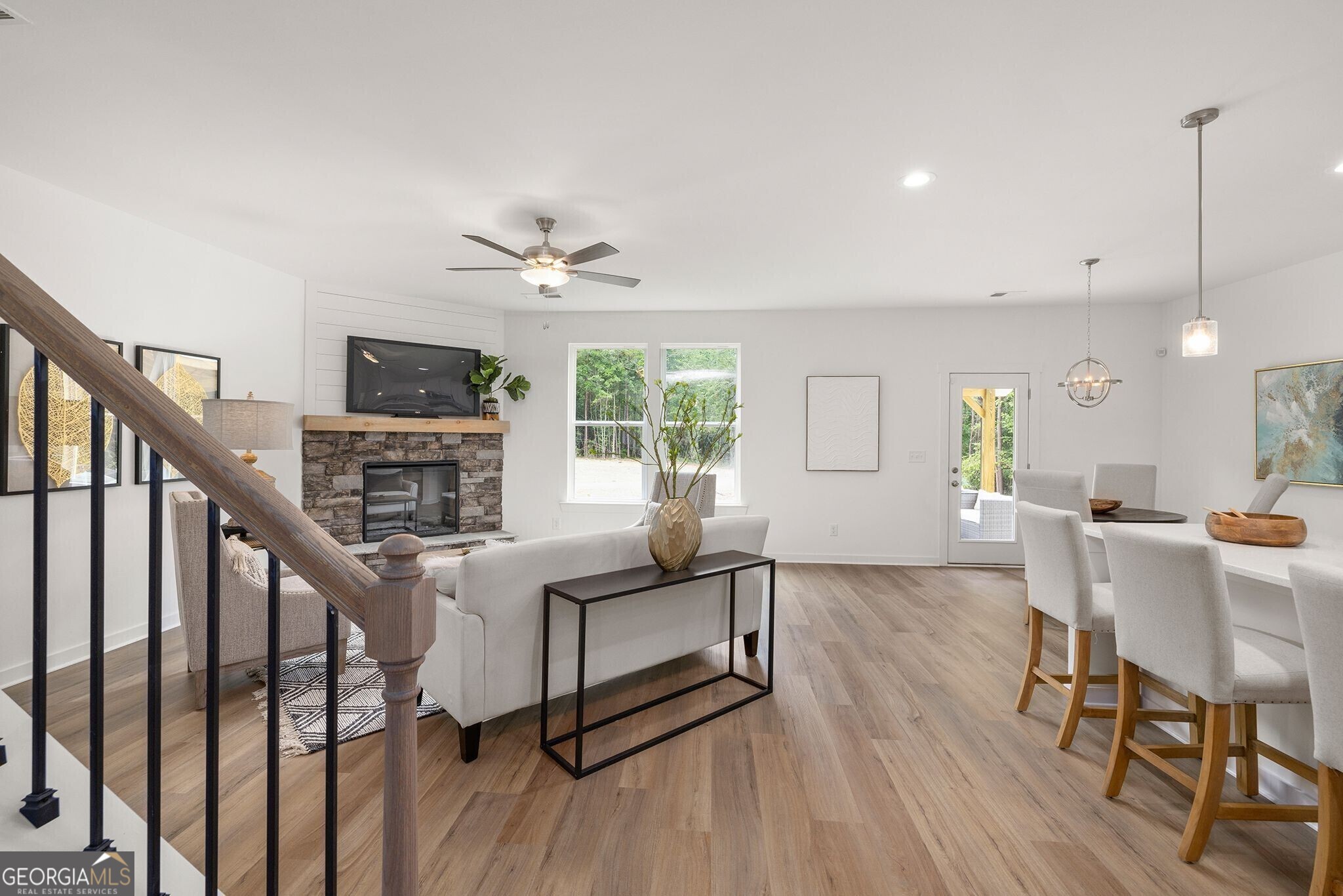 220 Ruby Robin Road
