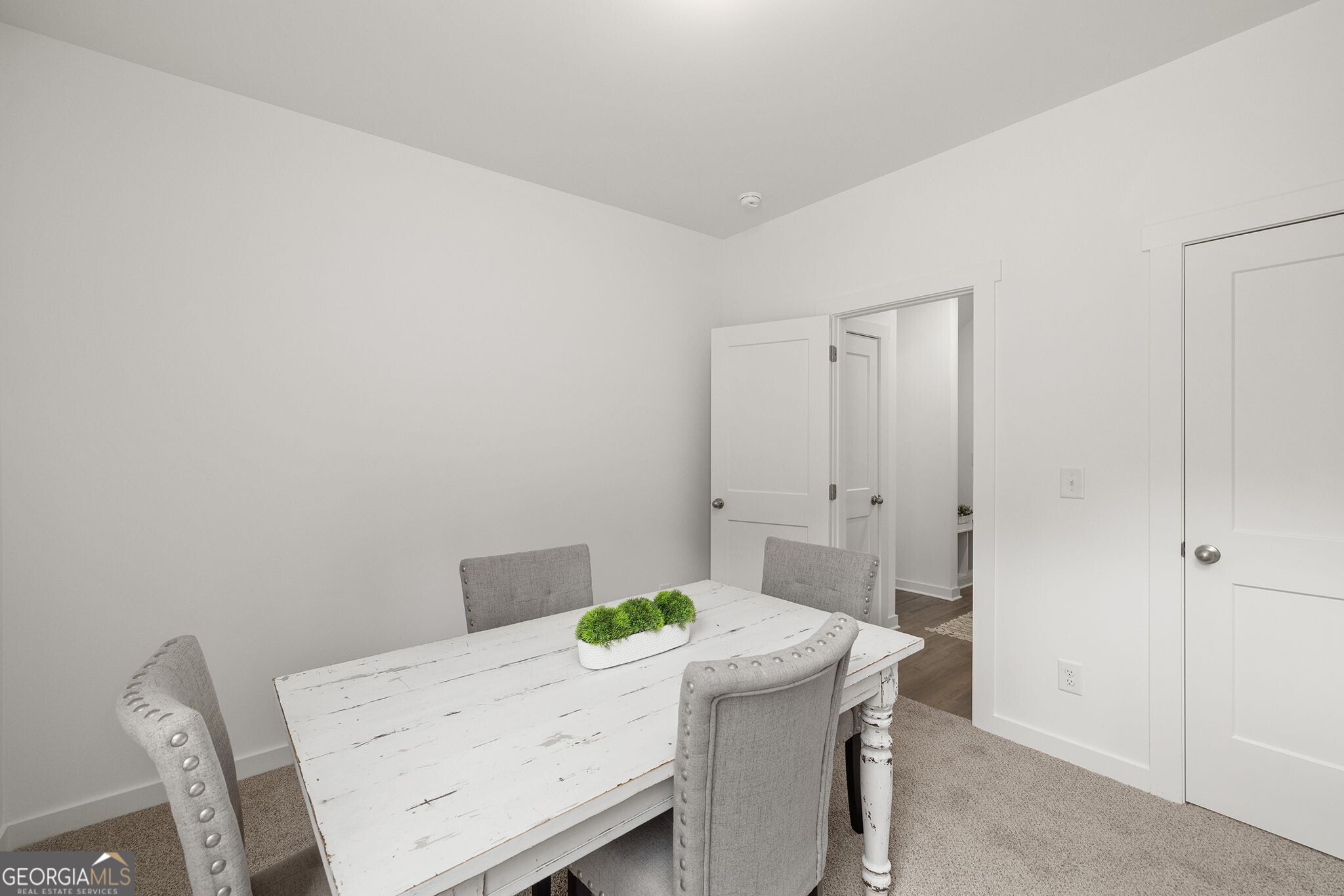 220 Ruby Robin Road