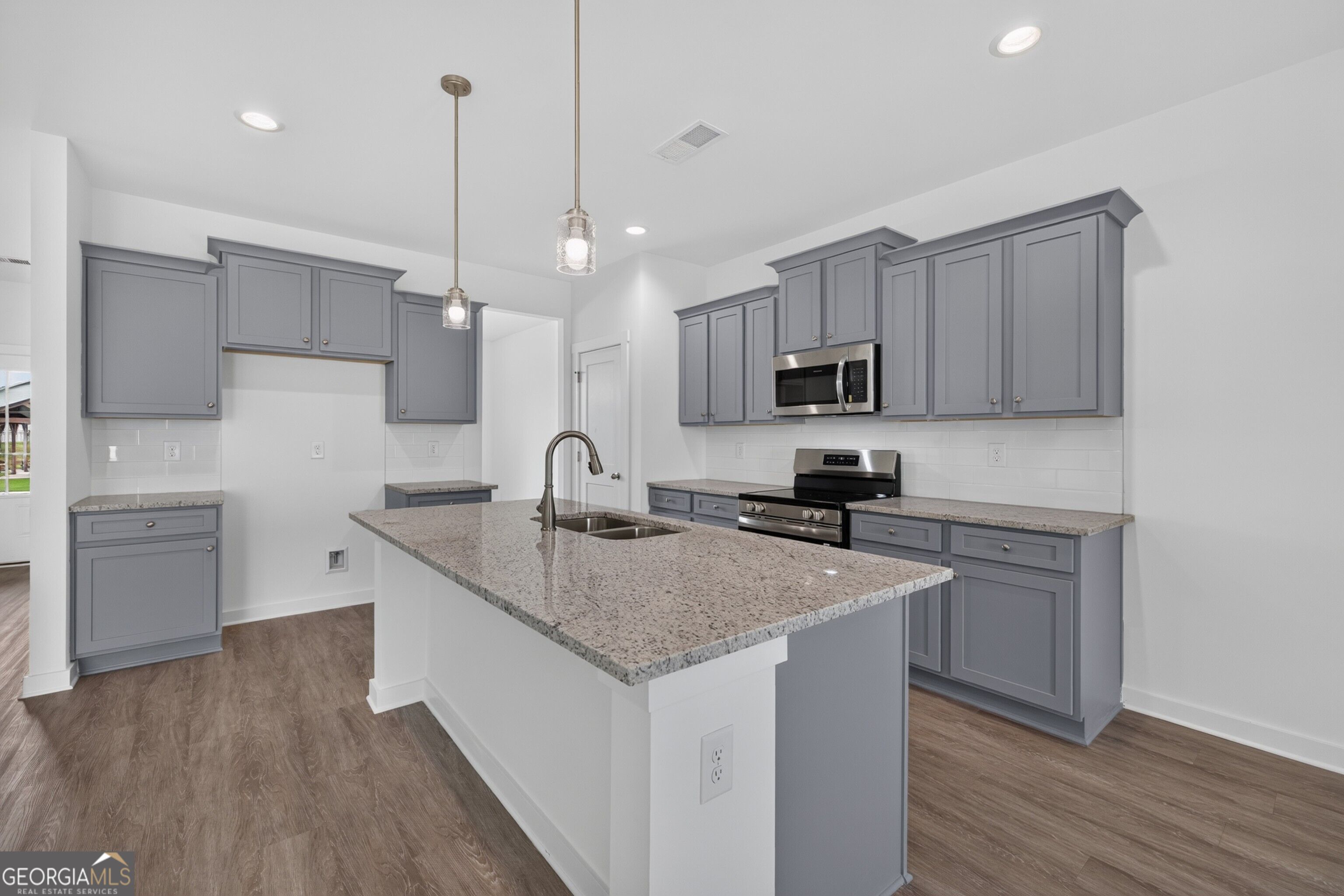 220 Ruby Robin Road
