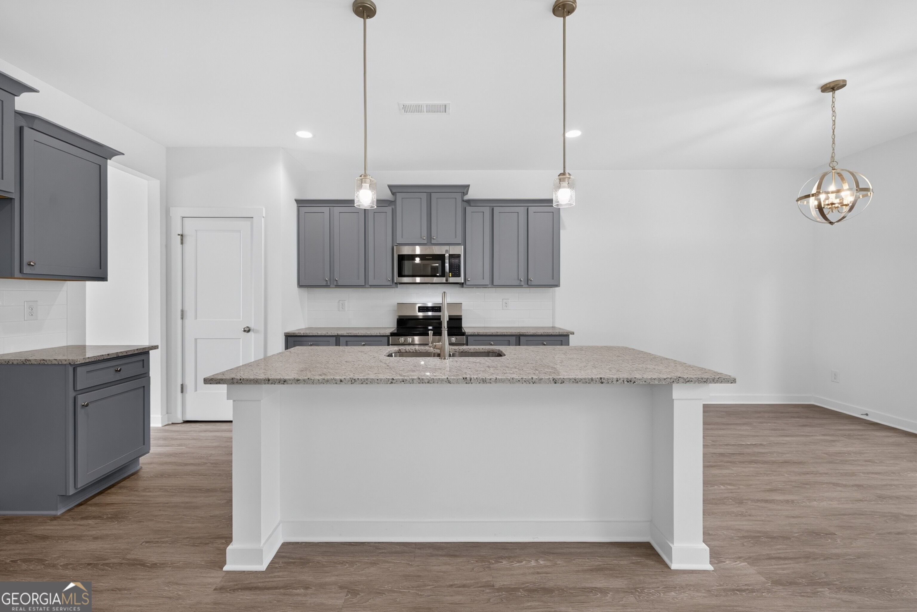 220 Ruby Robin Road