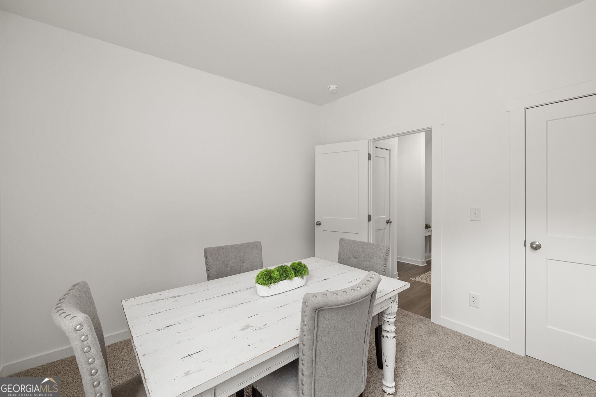 220 Ruby Robin Road