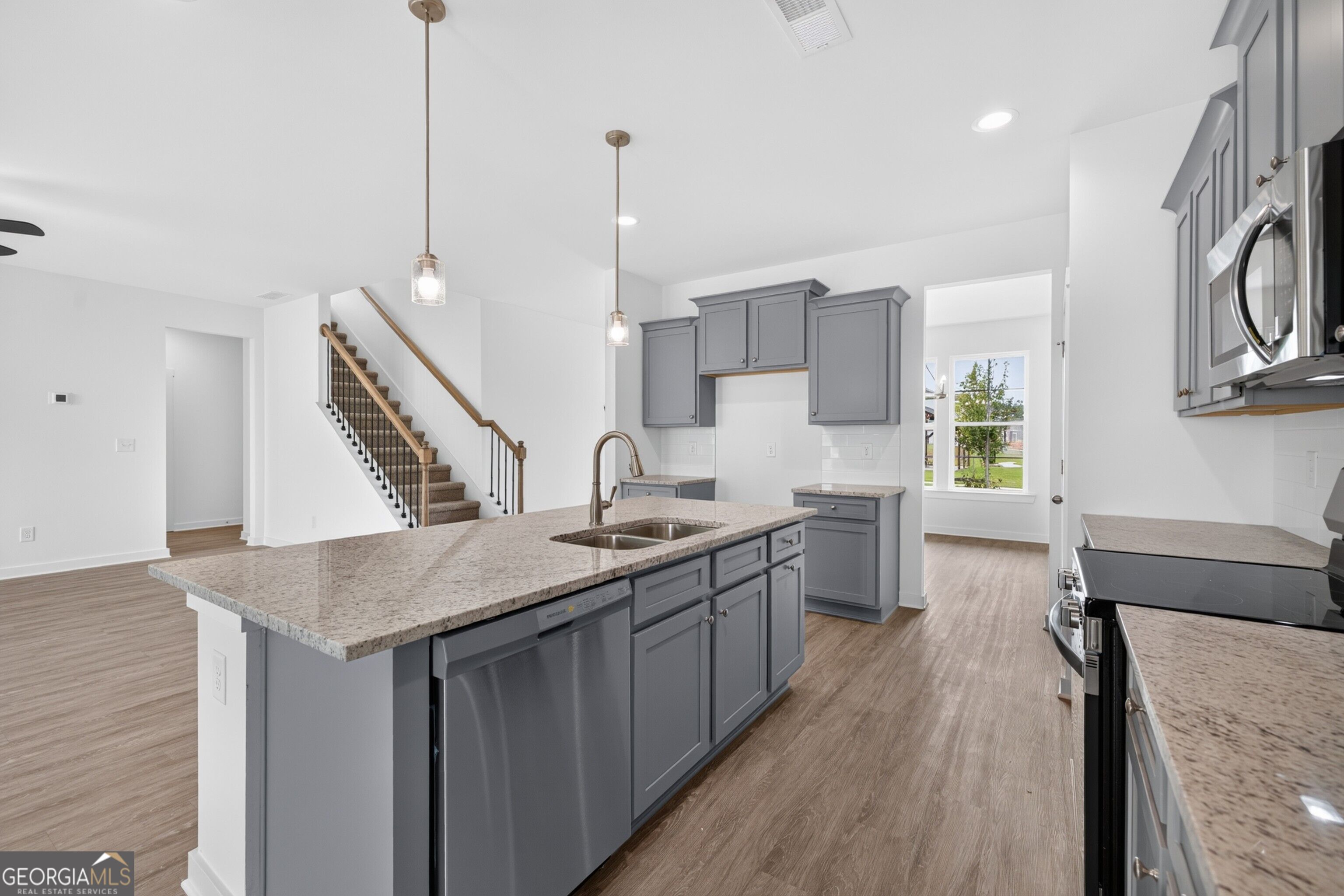 220 Ruby Robin Road