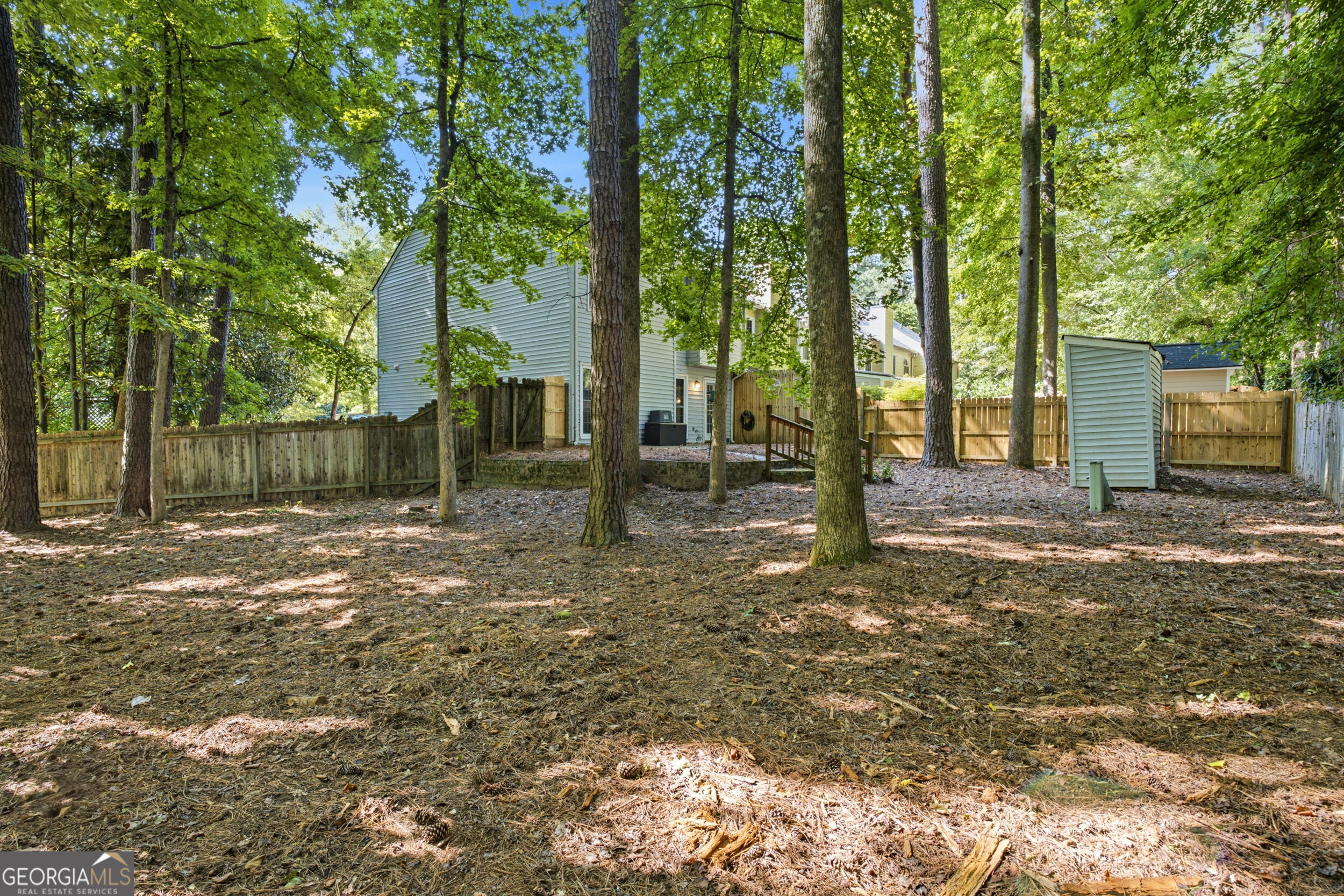 599 Saint James Walk SE