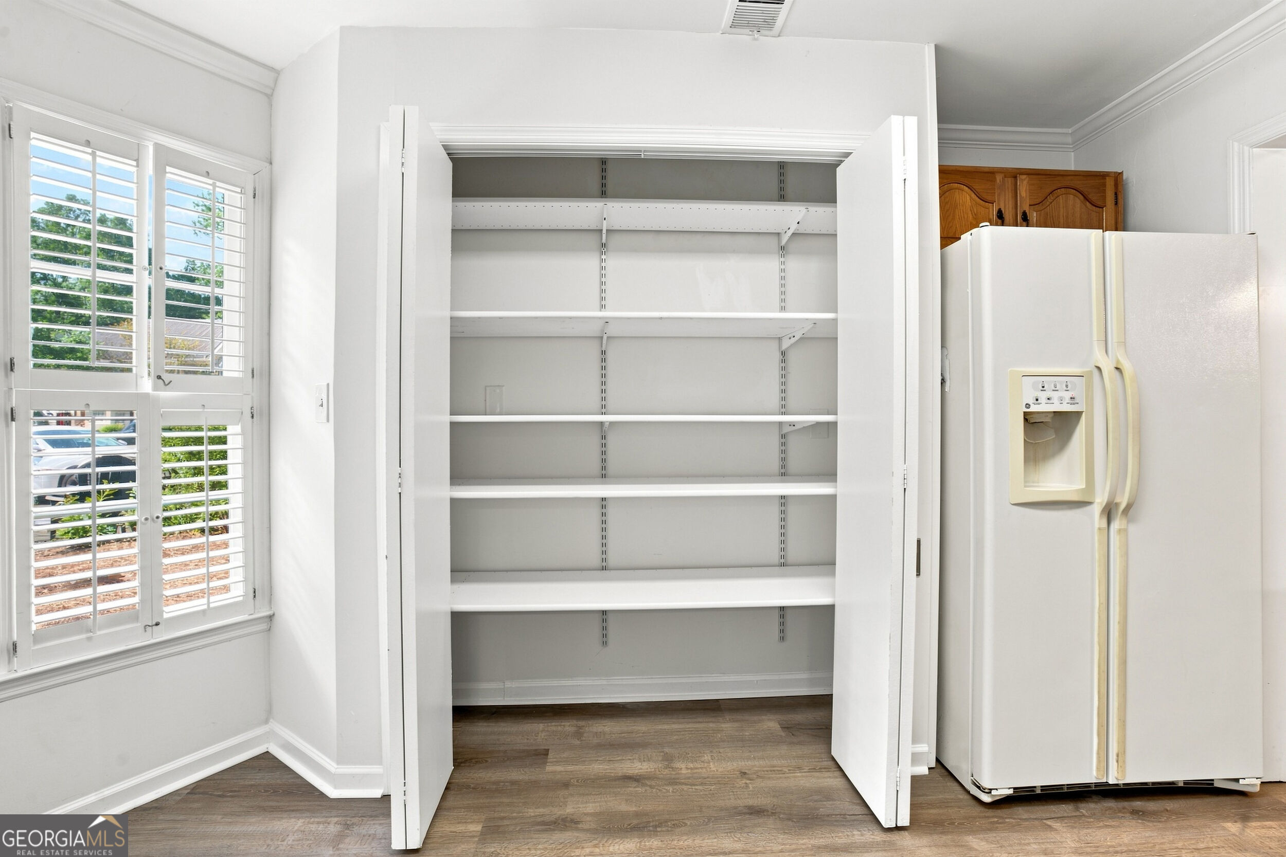 599 Saint James Walk SE