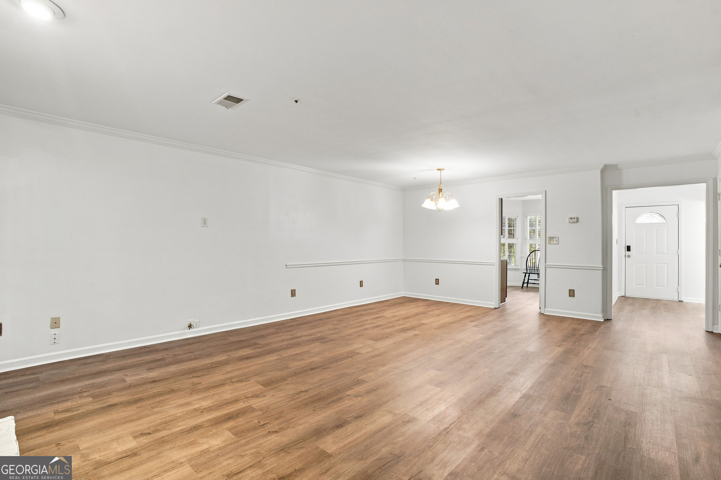 599 Saint James Walk SE