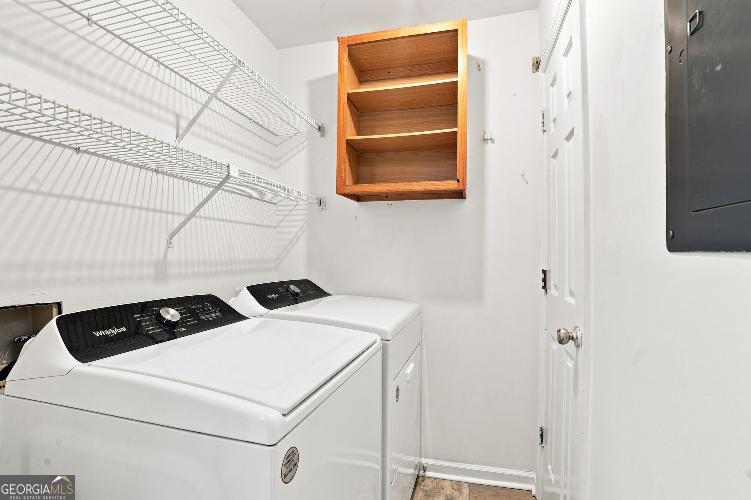 599 Saint James Walk SE