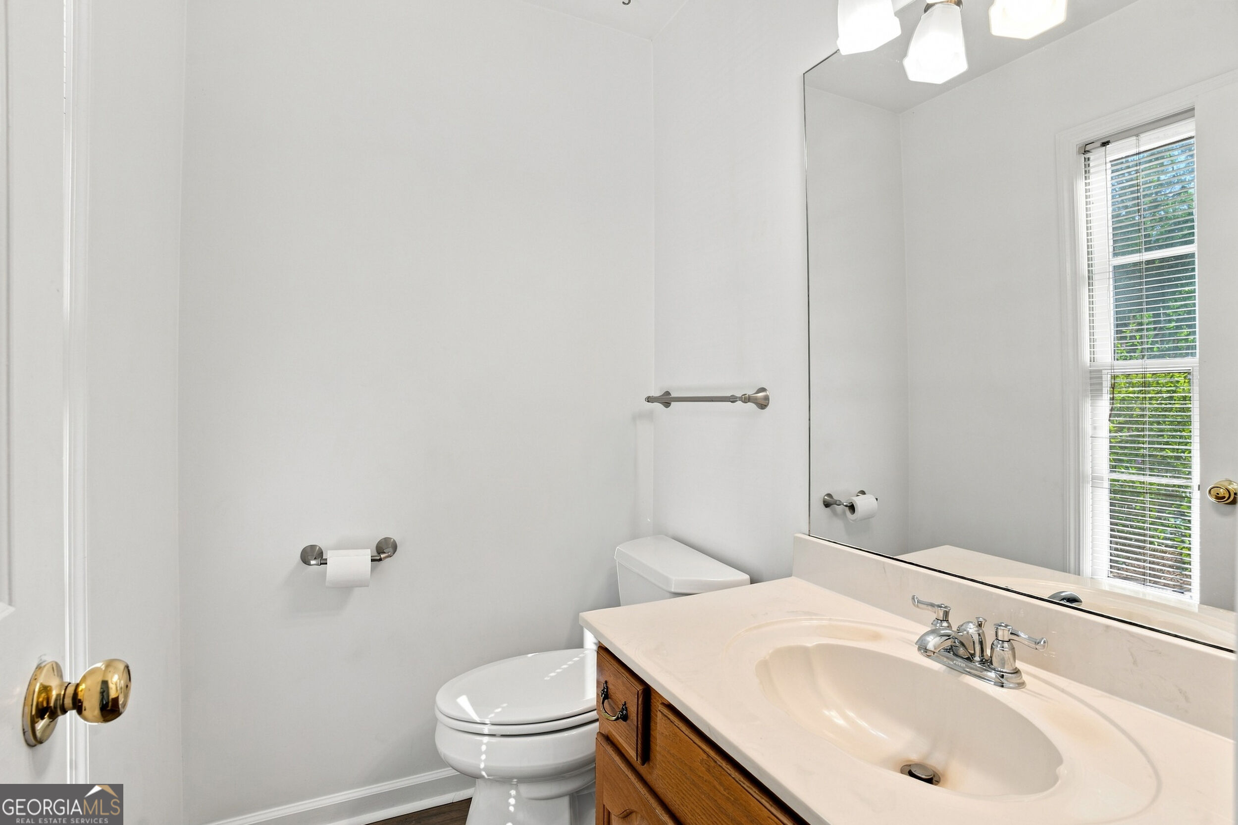 599 Saint James Walk SE