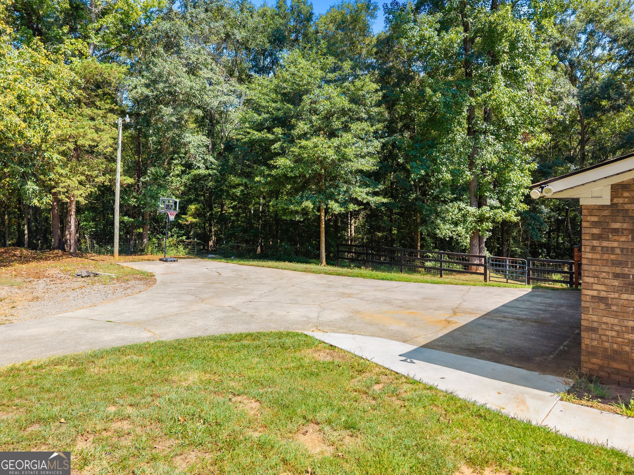 1556 Fred Goss Road