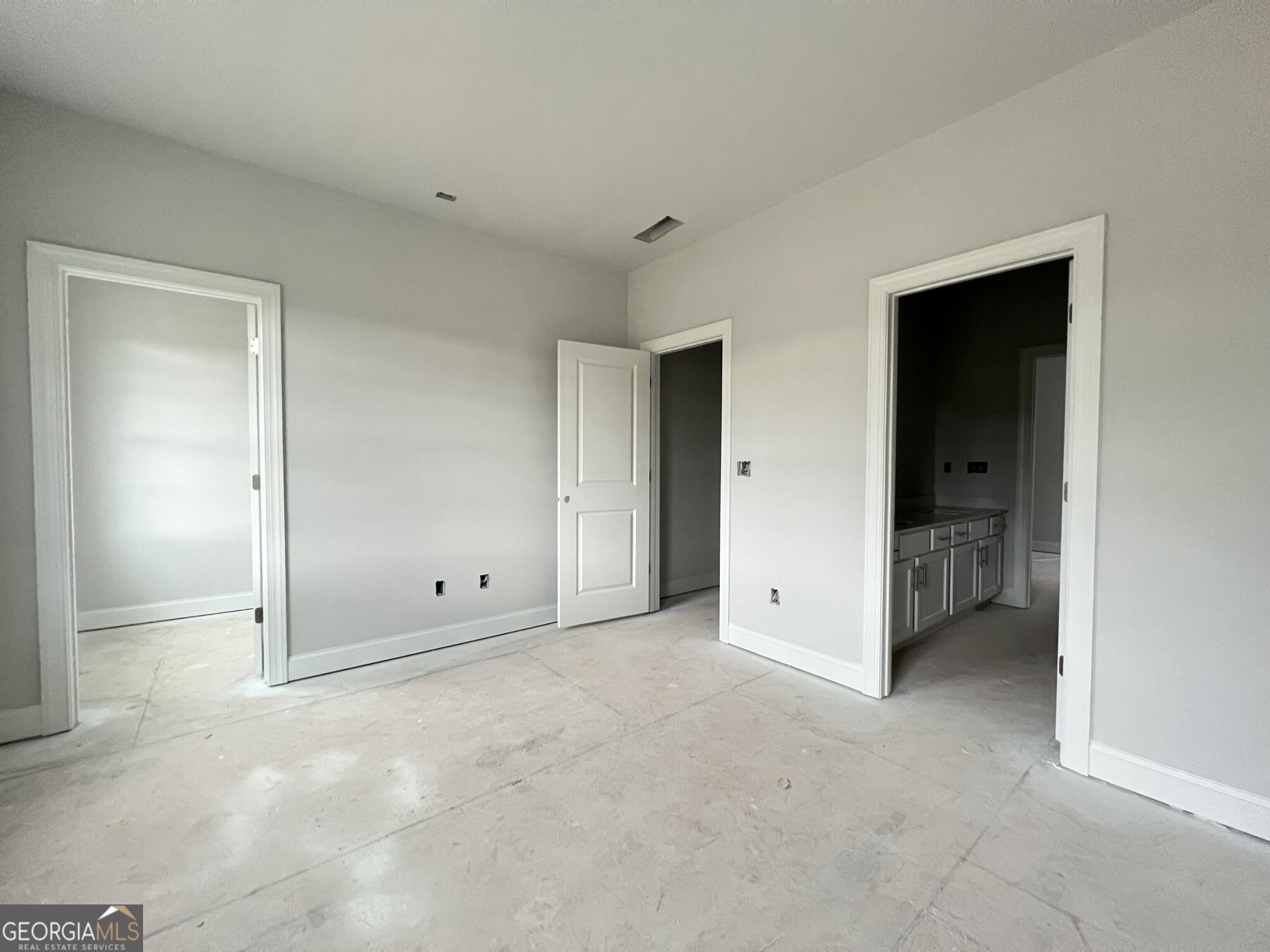 5667 Evelyn Lane