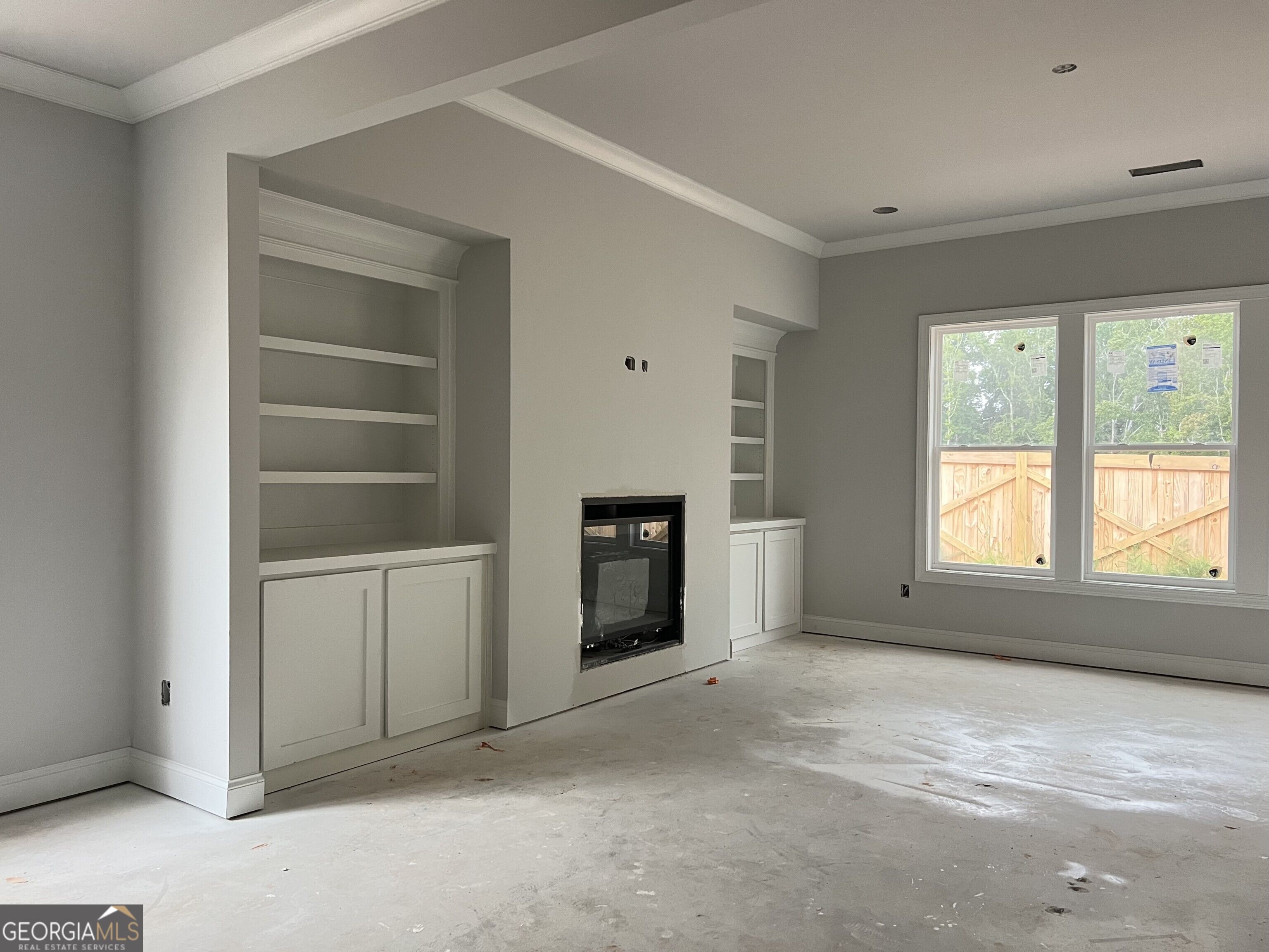 5667 Evelyn Lane