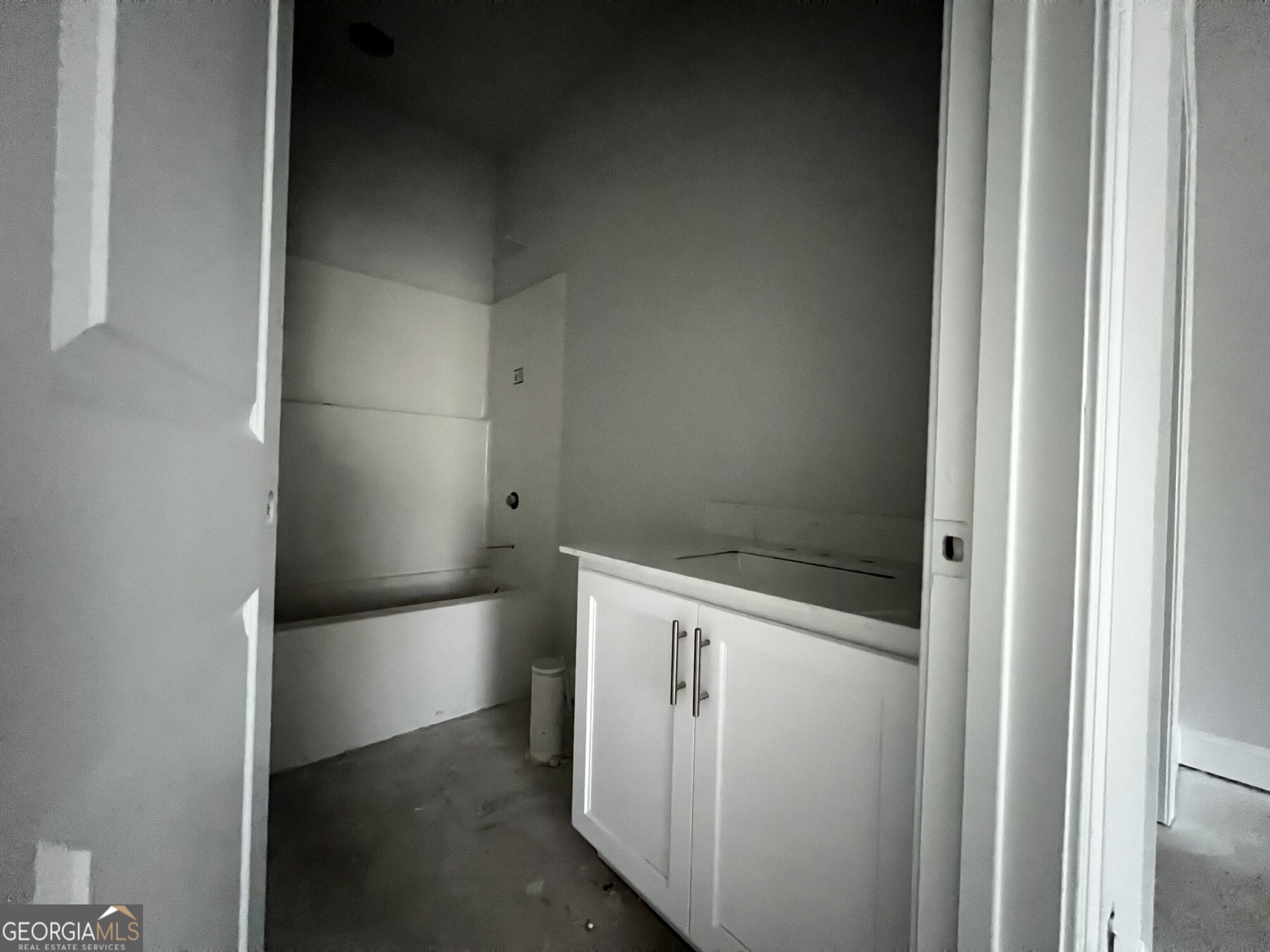 5667 Evelyn Lane
