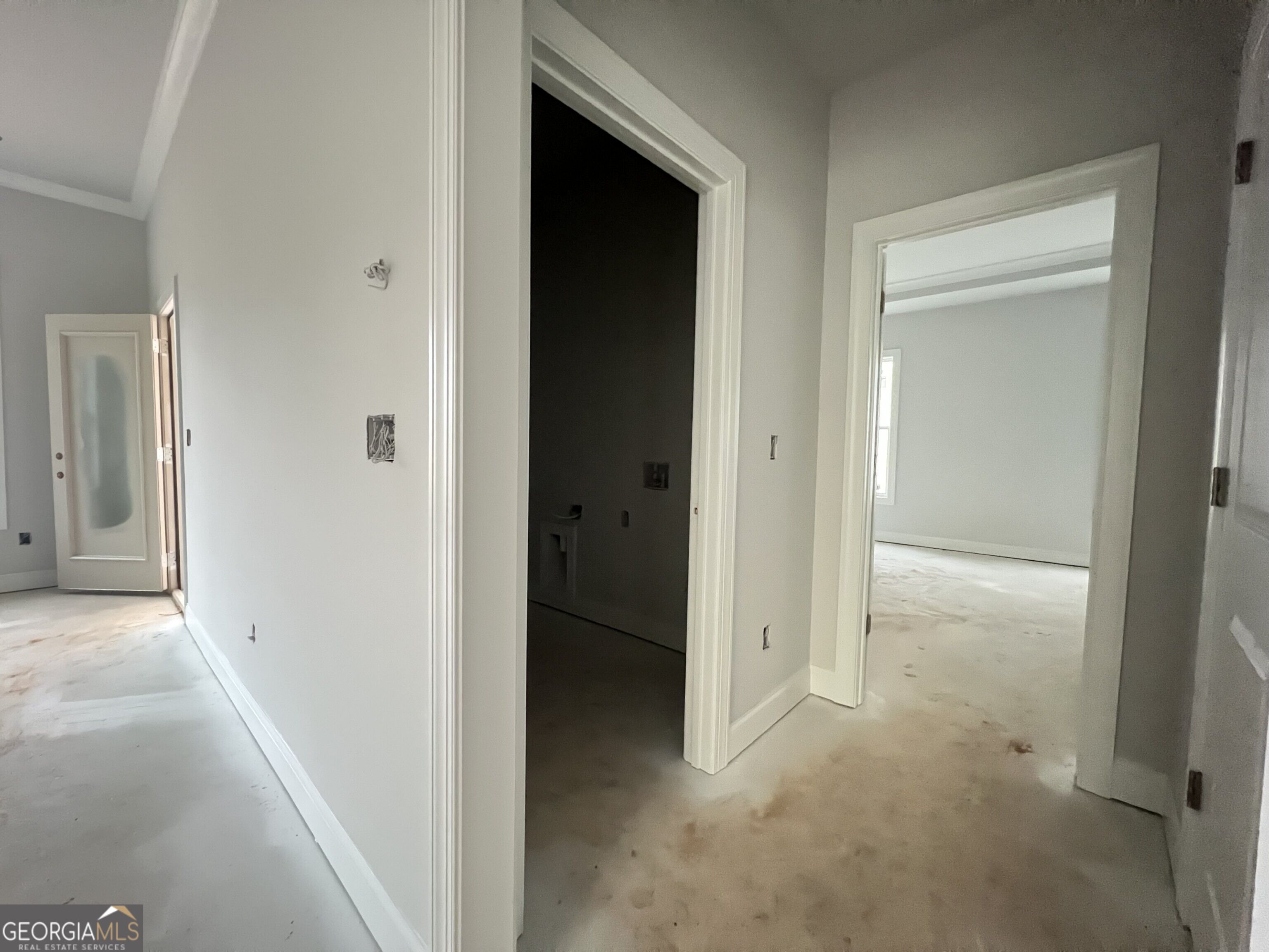 5667 Evelyn Lane