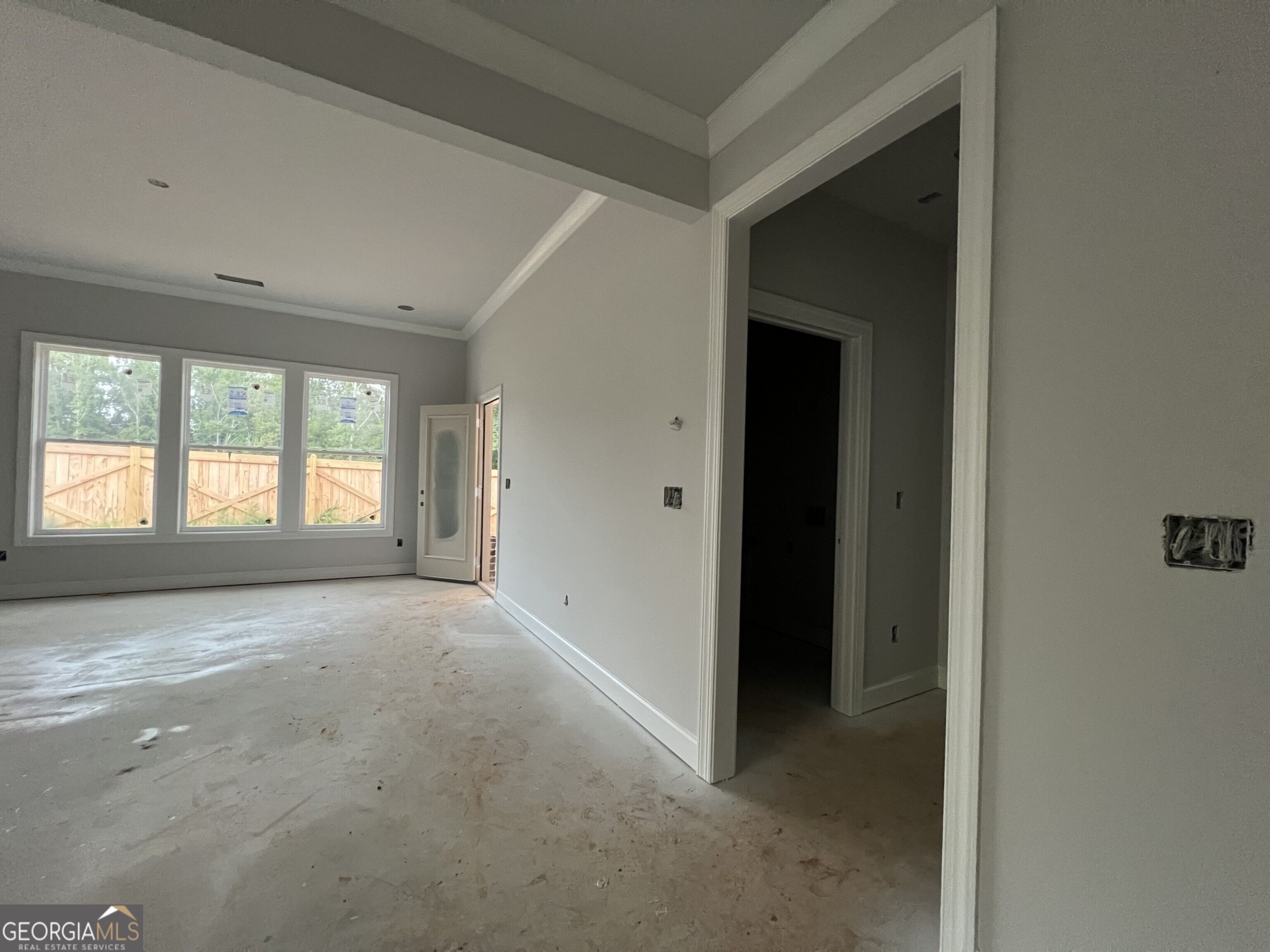 5667 Evelyn Lane