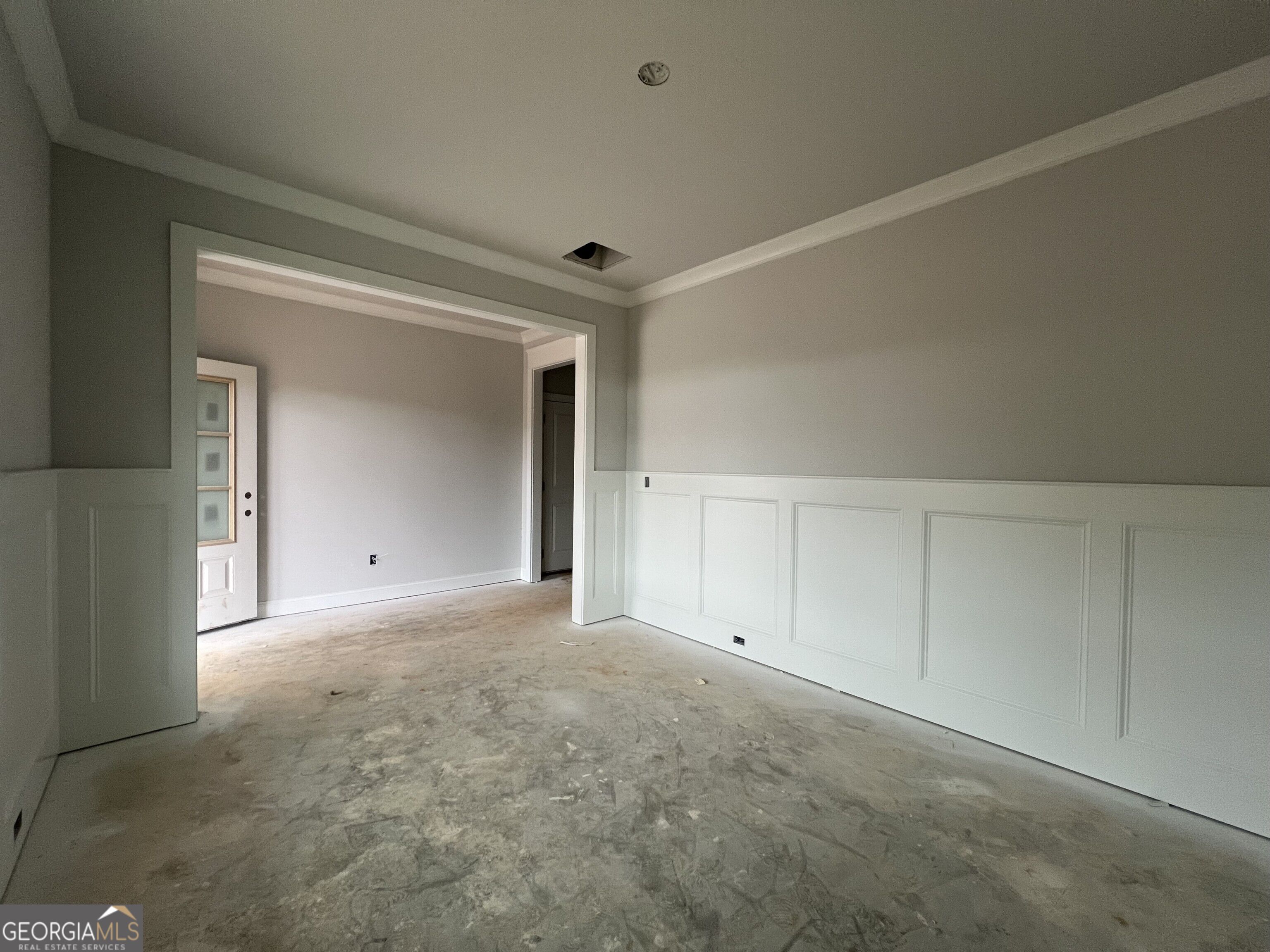 5667 Evelyn Lane