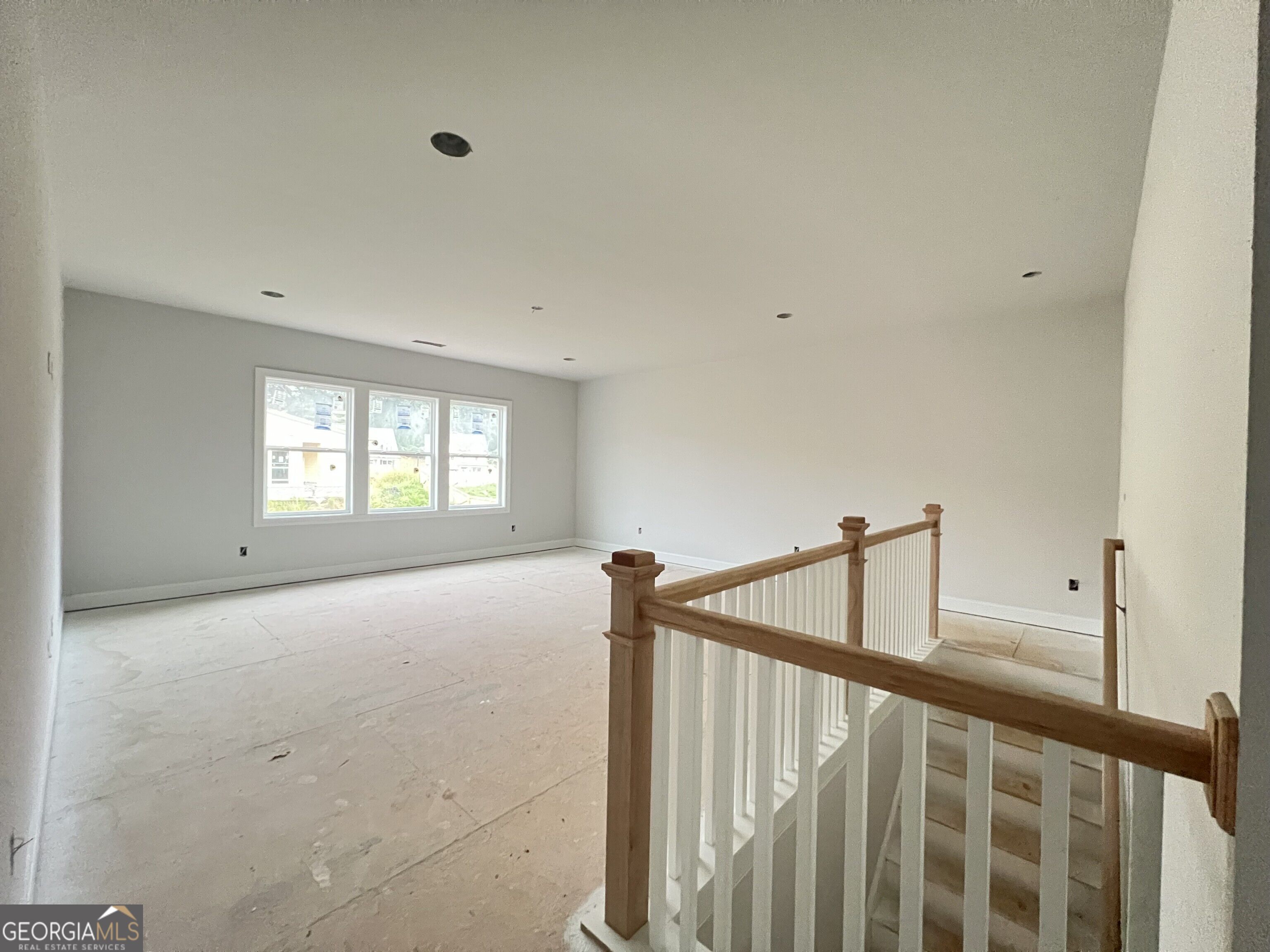 5667 Evelyn Lane
