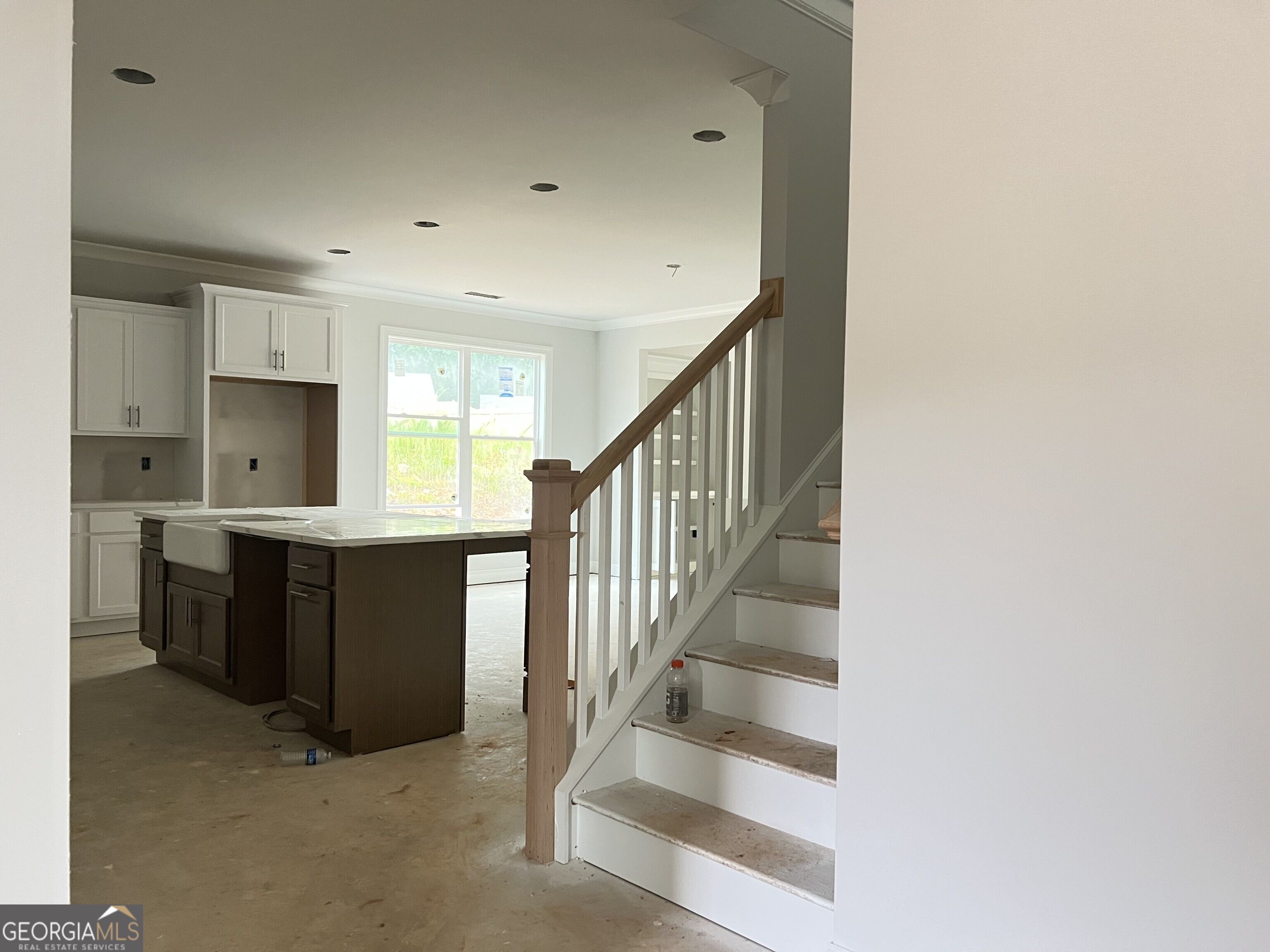 5667 Evelyn Lane