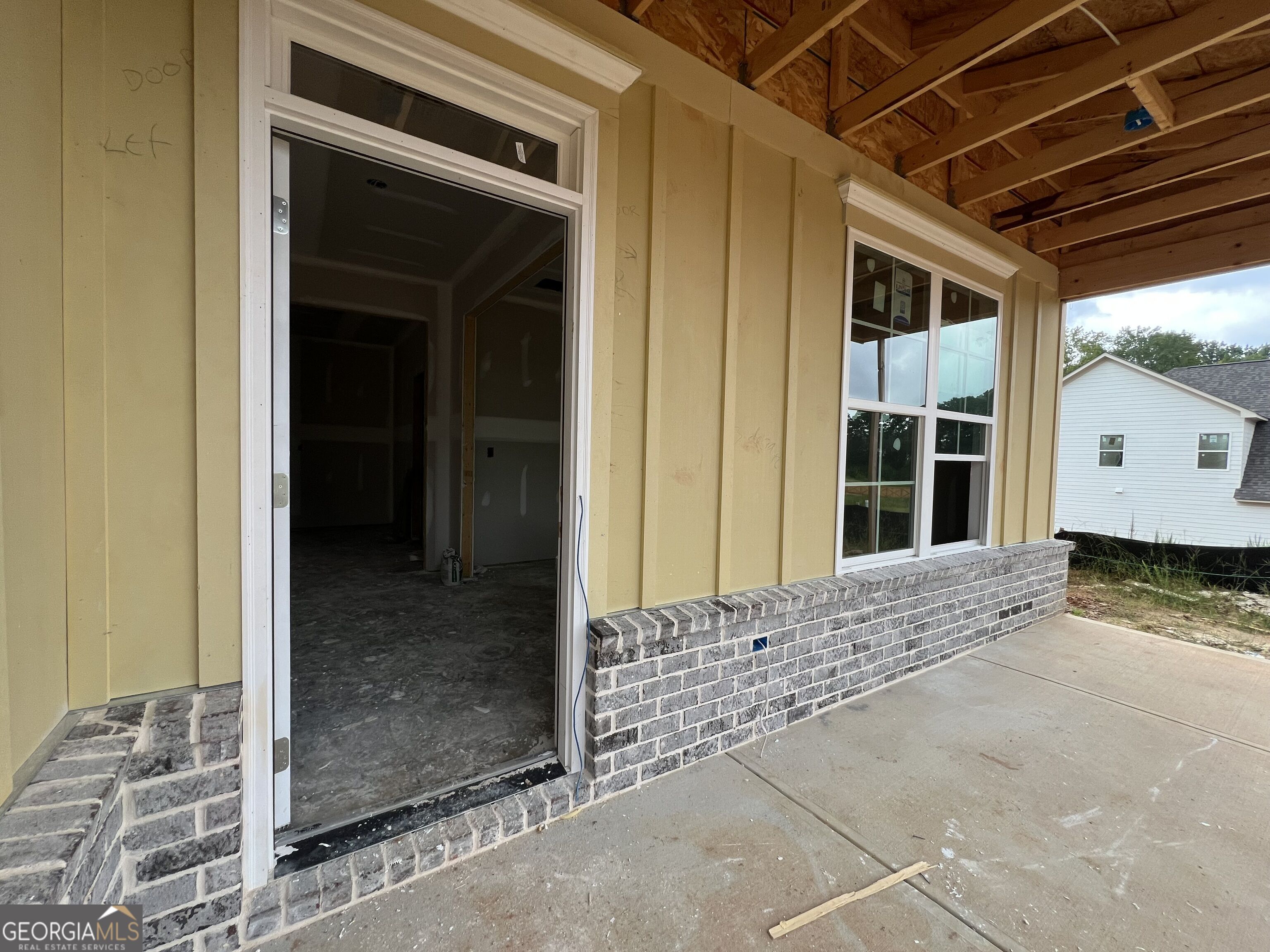 5659 Evelyn Lane