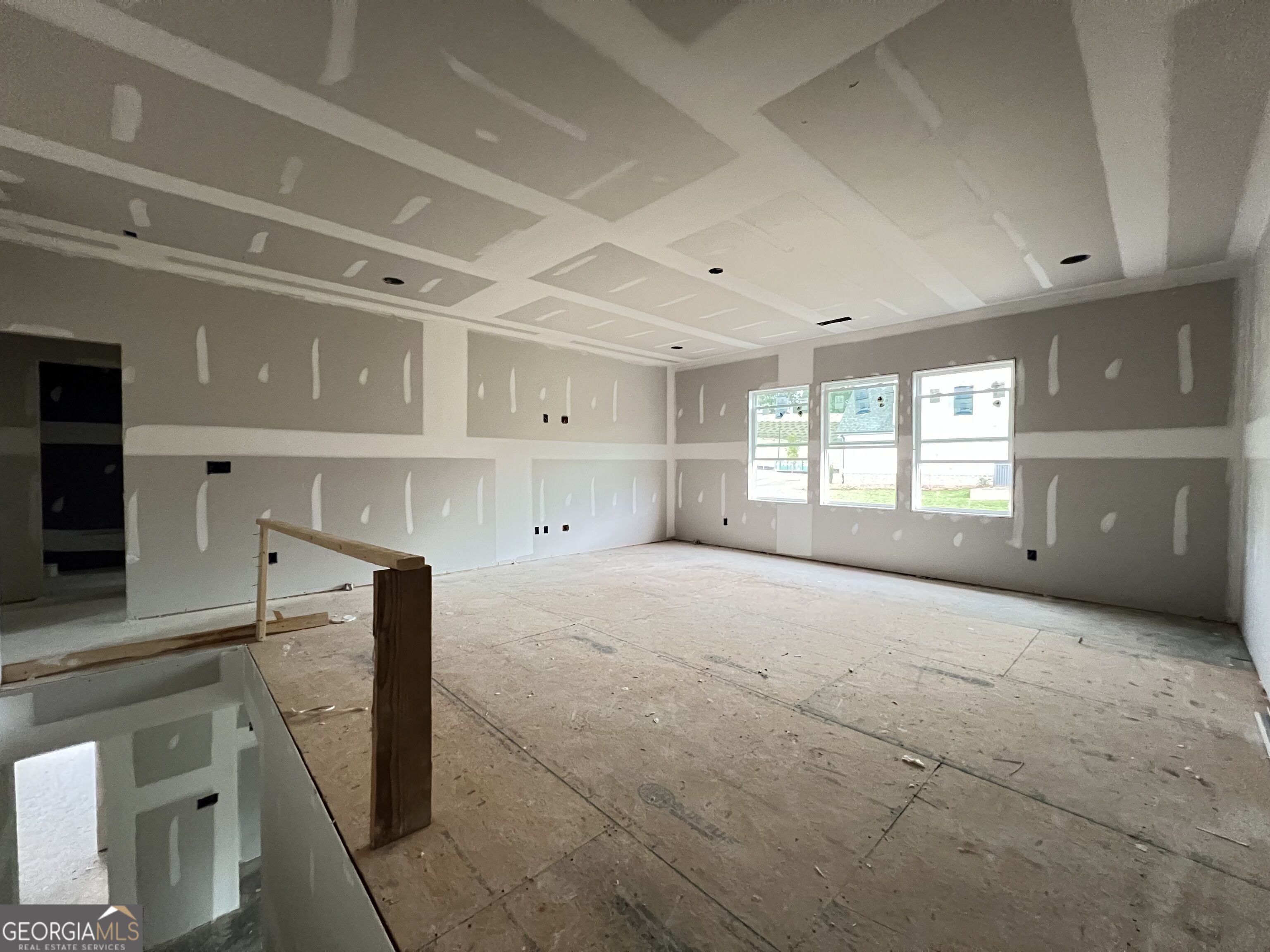 5659 Evelyn Lane