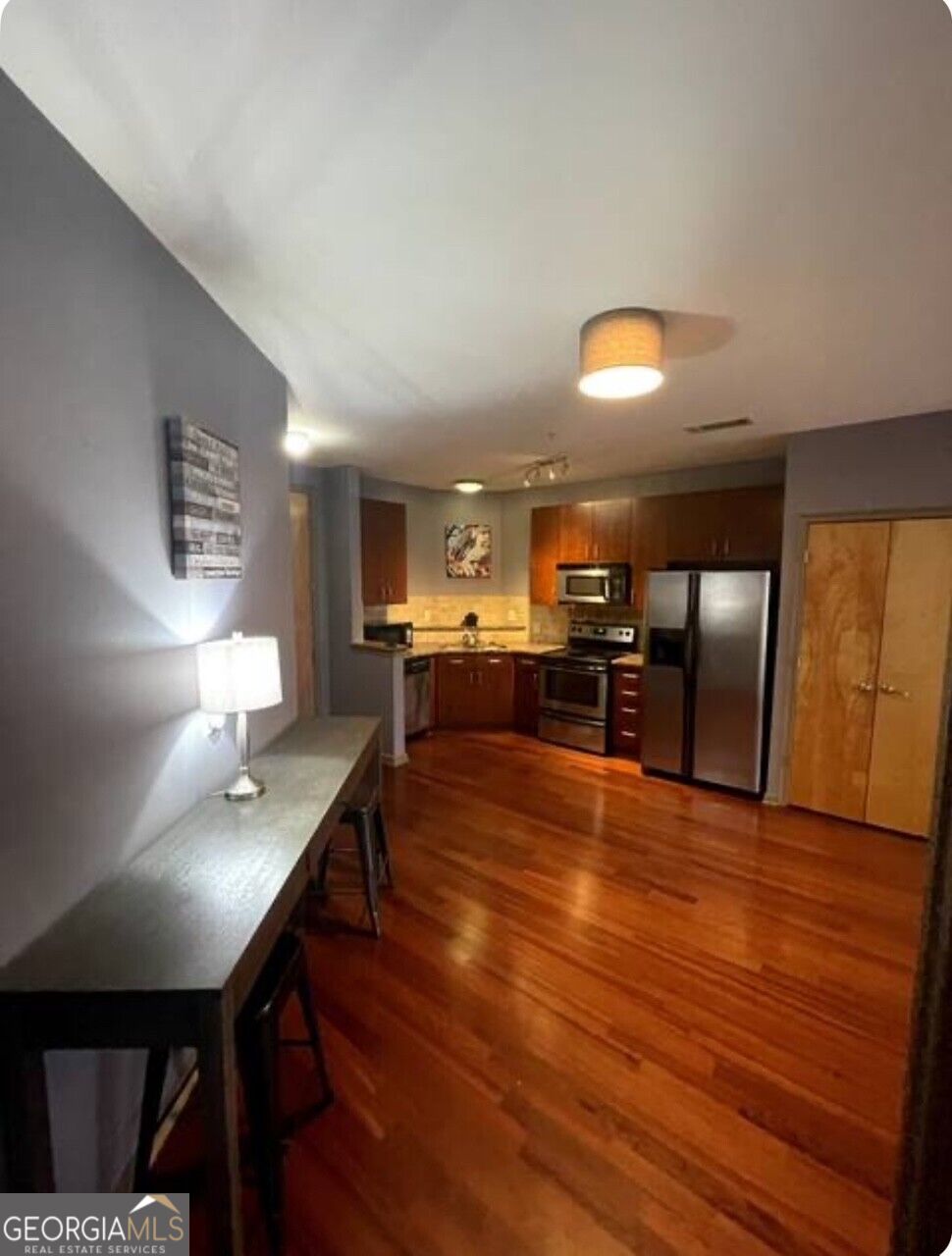 898 Oak Street # 3423