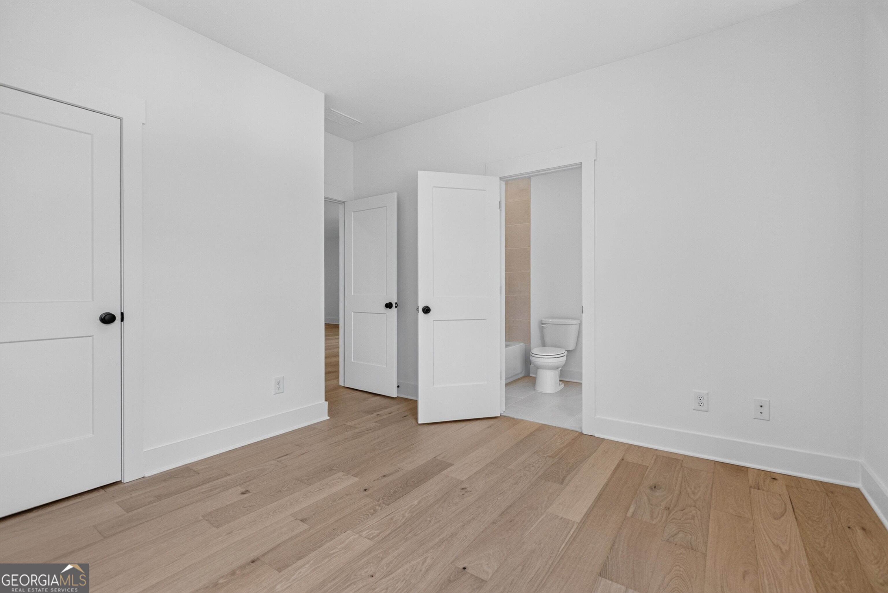 5591 Meadowstone Walk