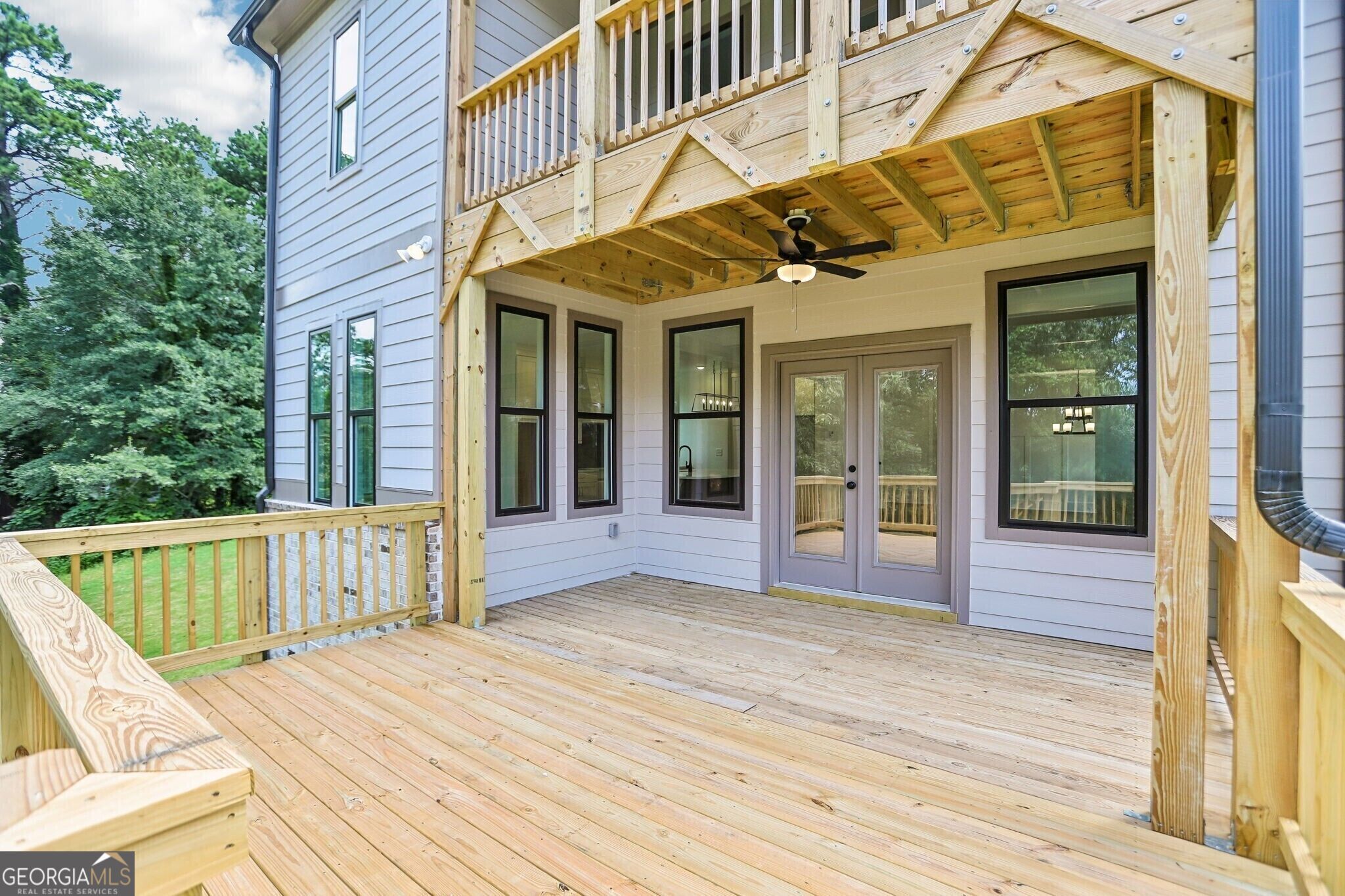 3265 Hilltop Circle