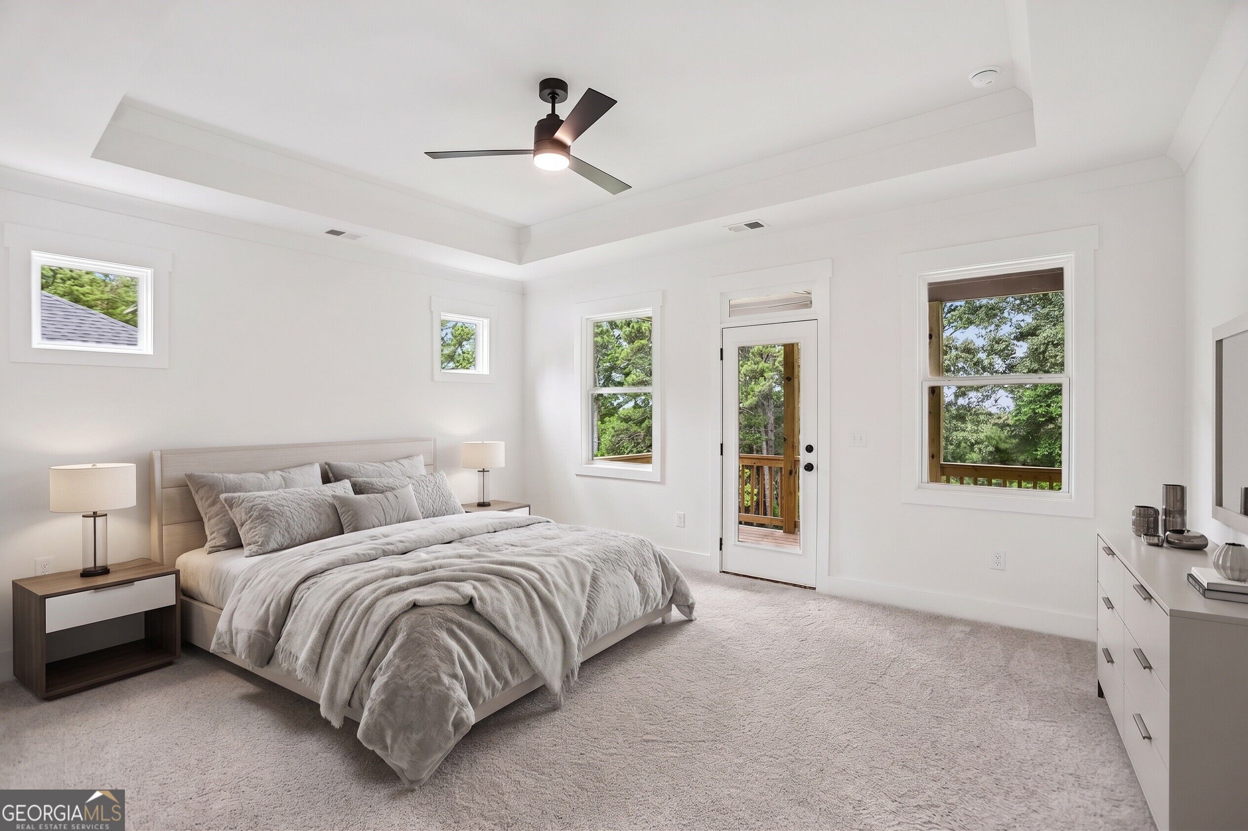 3265 Hilltop Circle