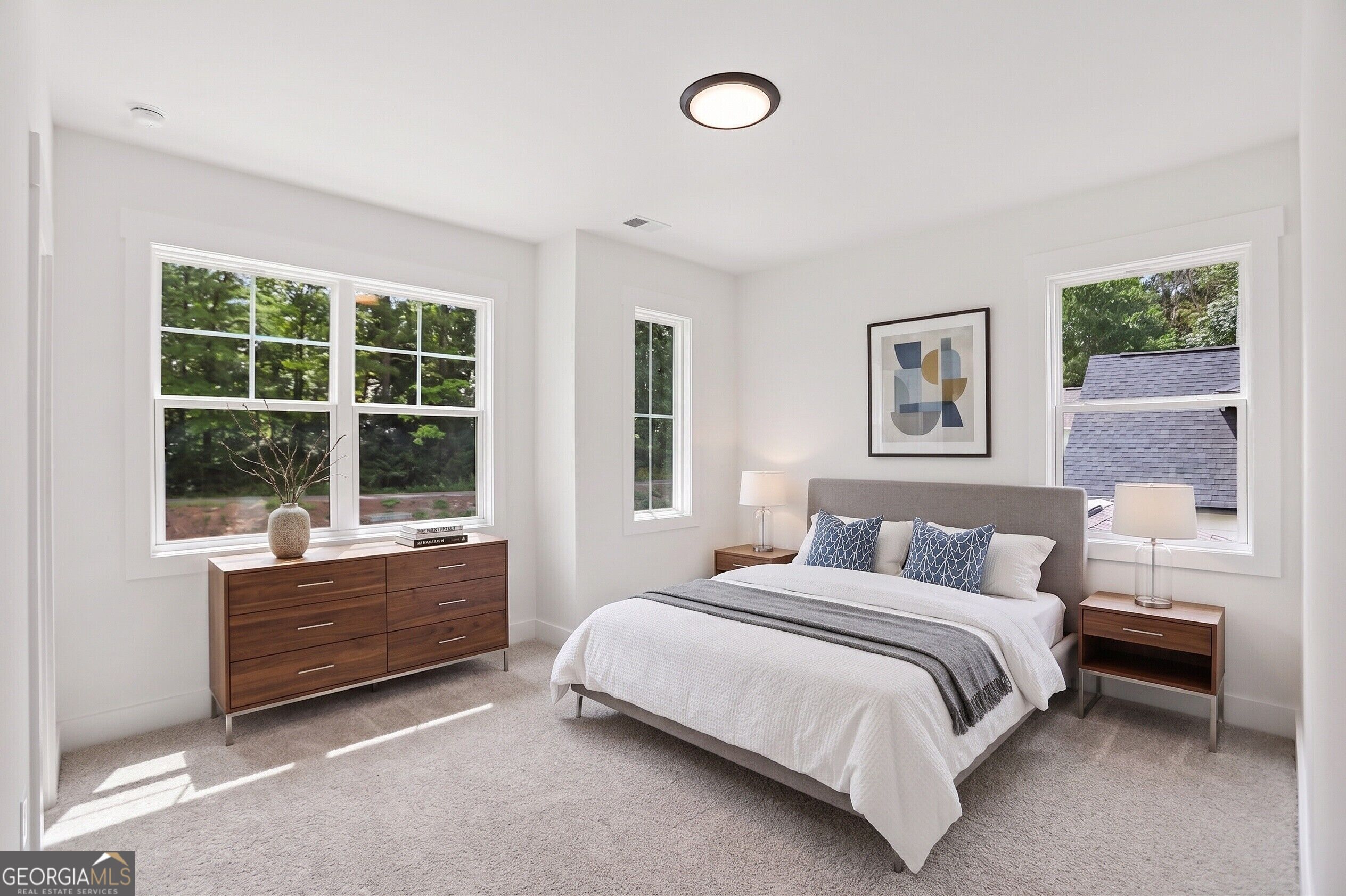 3265 Hilltop Circle