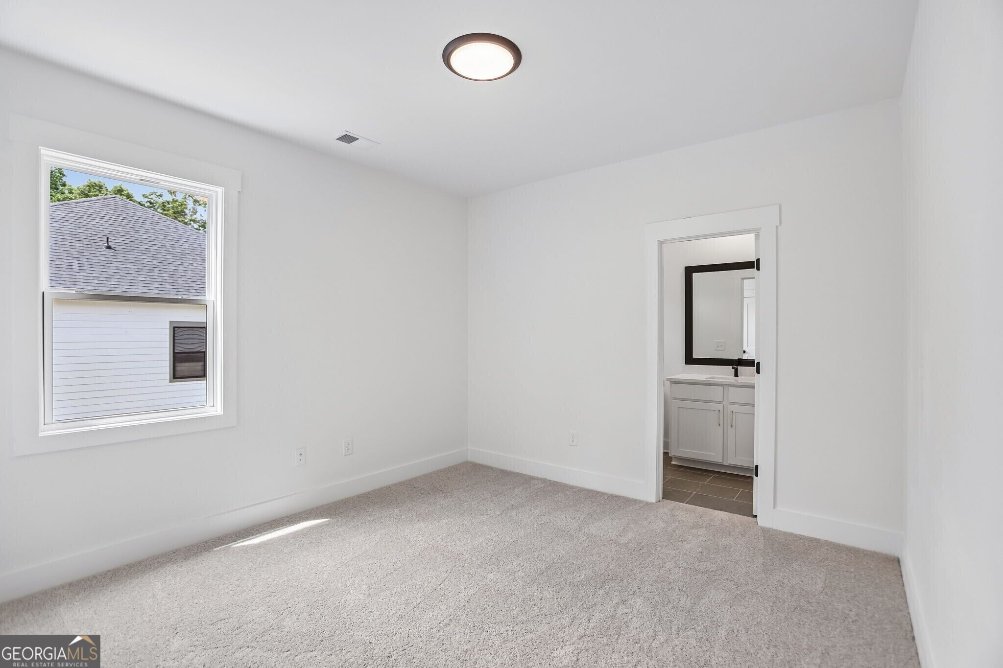 3265 Hilltop Circle