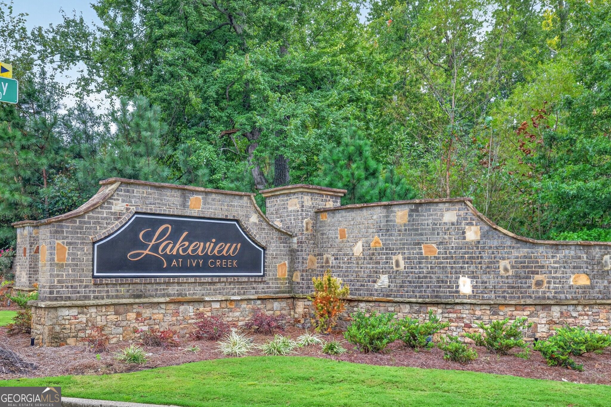 1908 Lakeview Bend Way