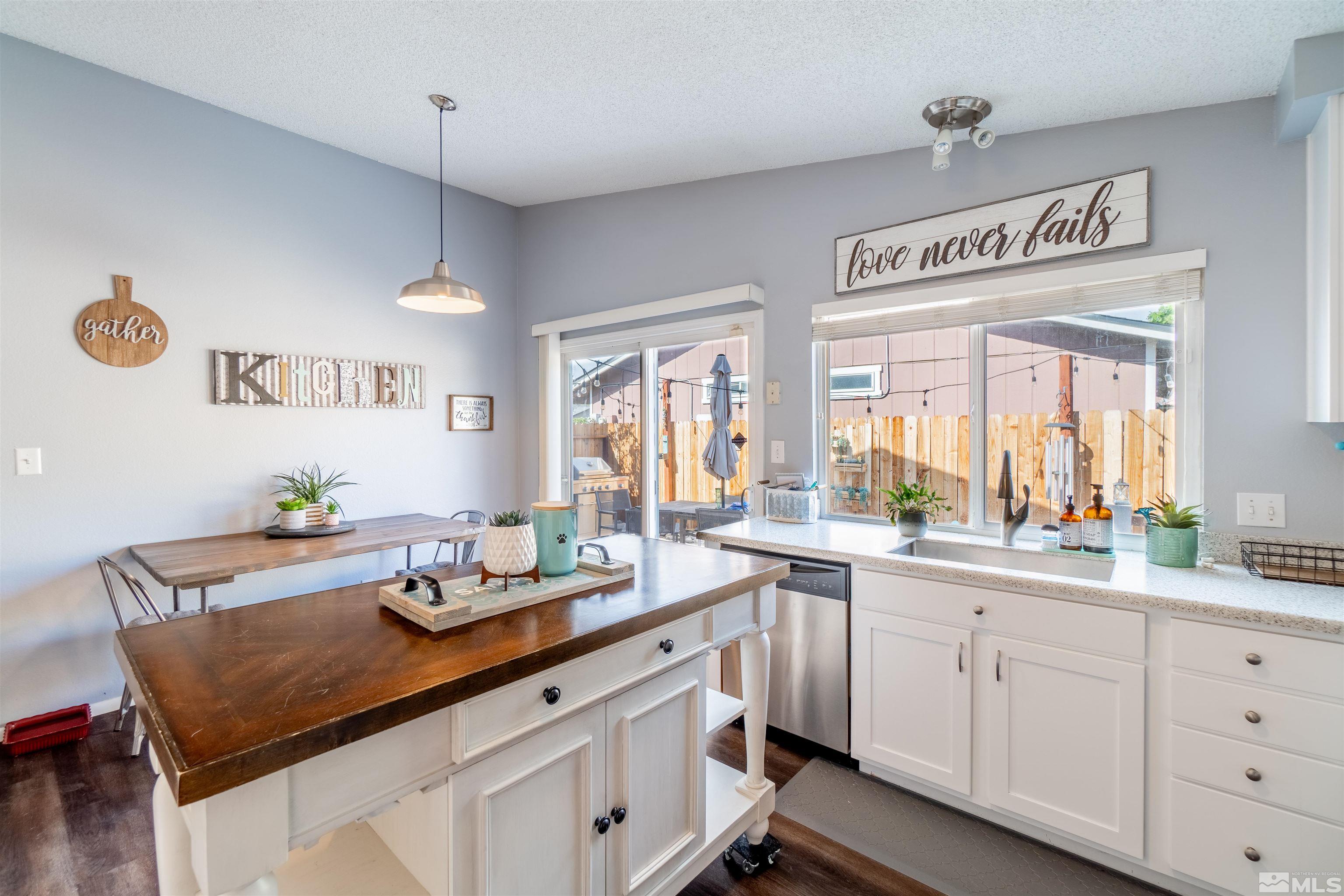 865 Glen Molly Drive