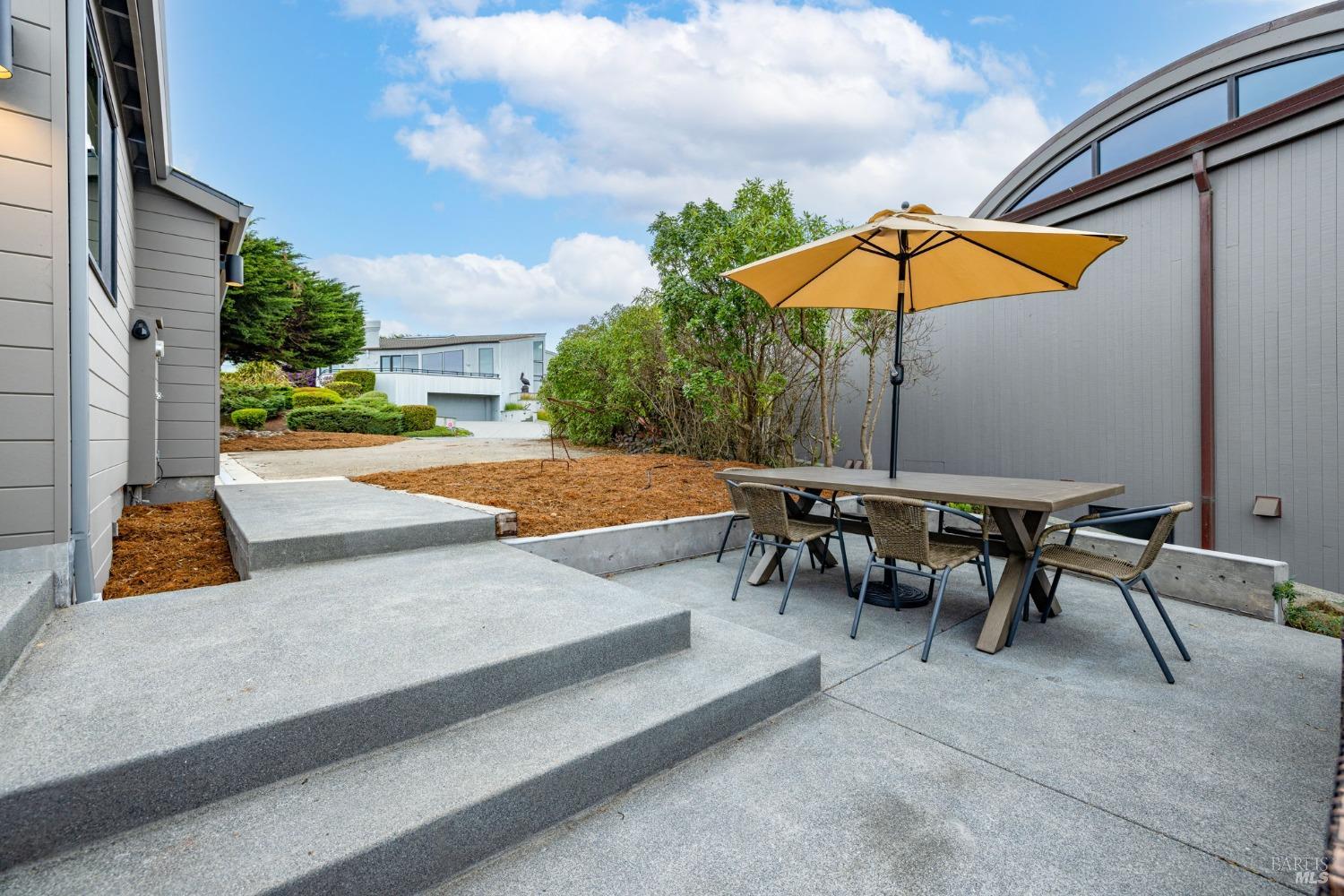 20690 Mockingbird Rd